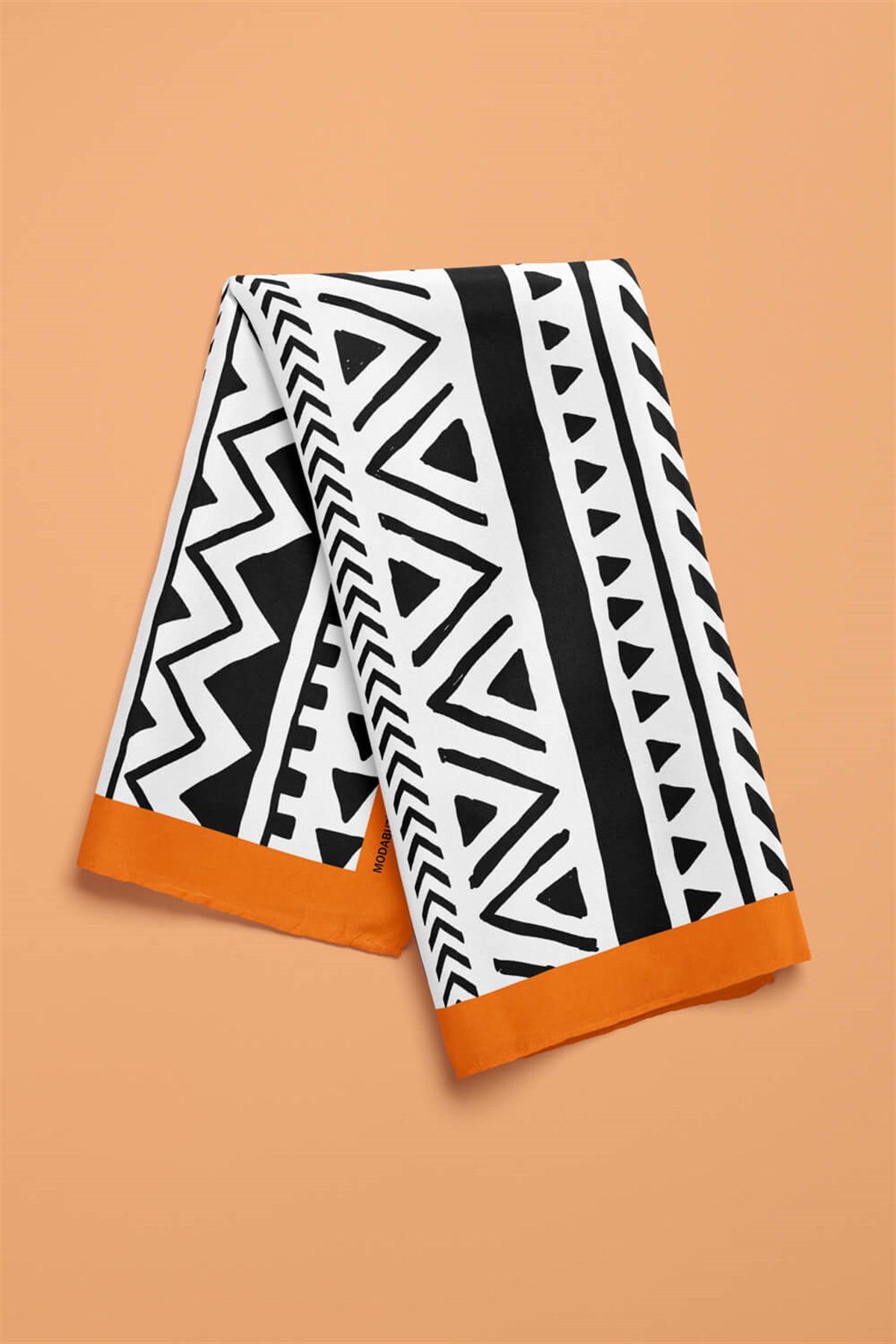 Violla B65 Kadın Egzotik Desenli Bandana 50x50 Siyah Beyaz DG0395-22