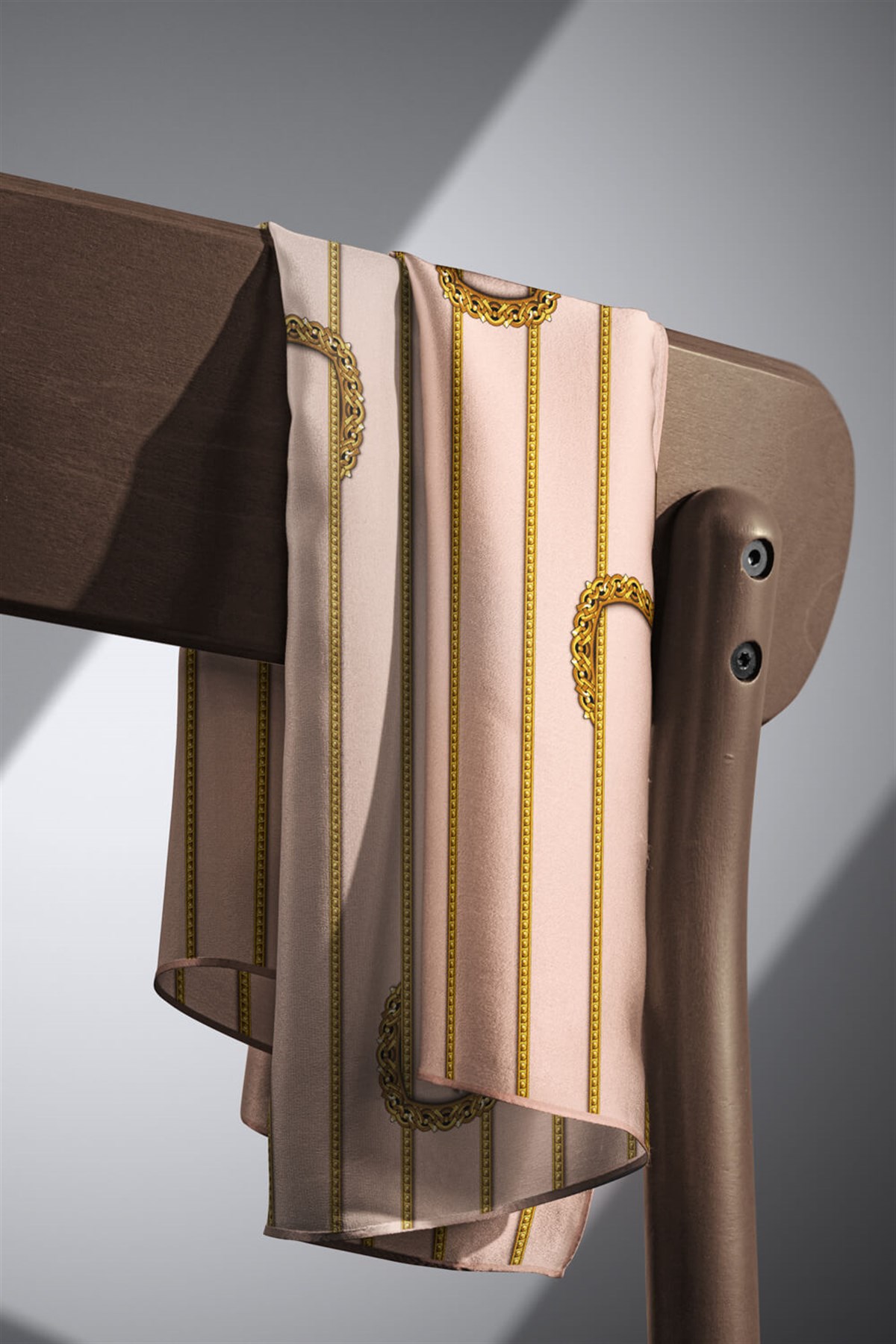 %100 Twill İpek Kemer Desenli Gold - Somon Renkli 90x90 Eşarp Dikim Şekli : El Dikişi