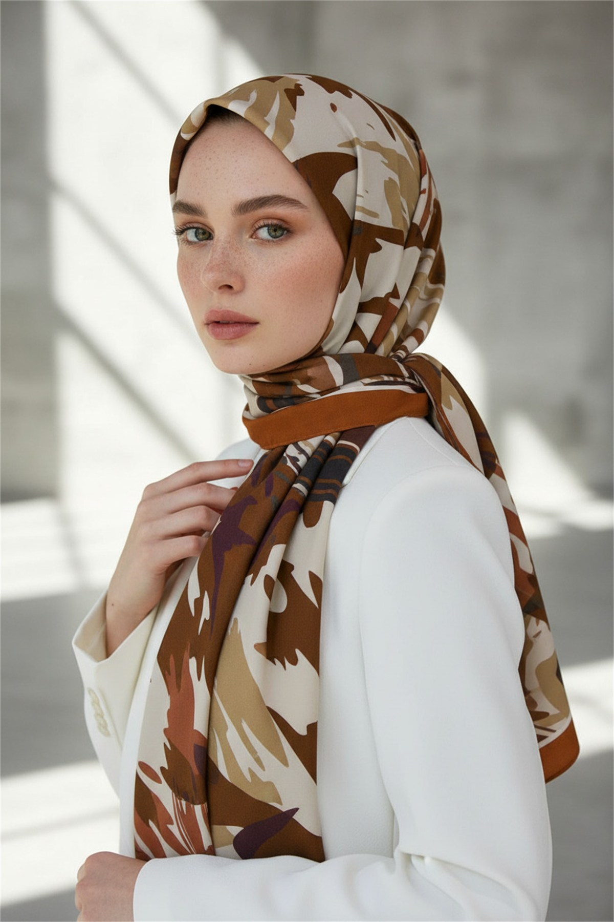 KREP GEOMETRİK DESENLİ TABA RENKLİ 75X195 KIRIŞMAZ ŞAL