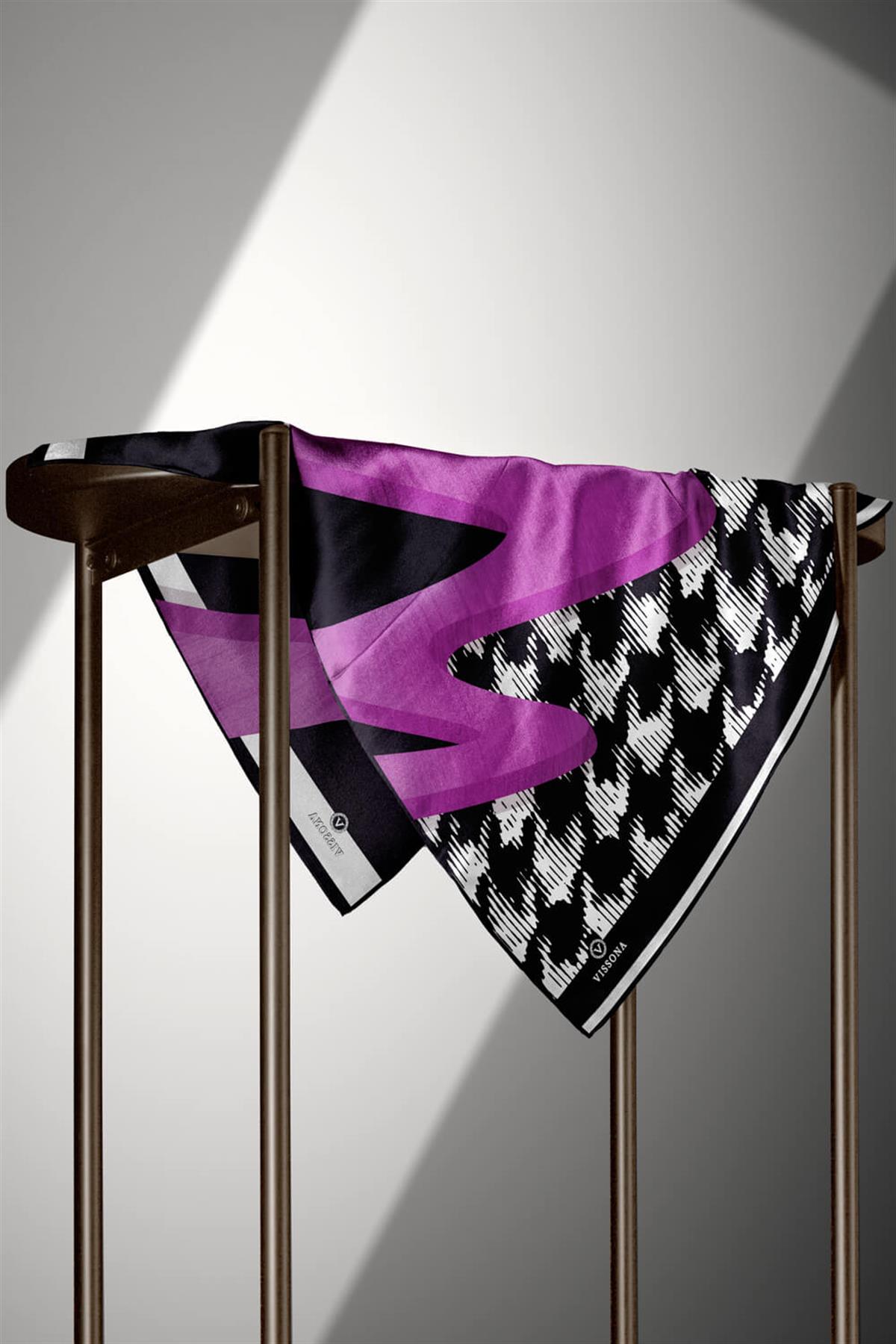 %100 Twill İpek Kazayağı Desenli Fuşya - Siyah Renkli 90x90 Eşarp Kenar Dikiş Şekli El Dikişli