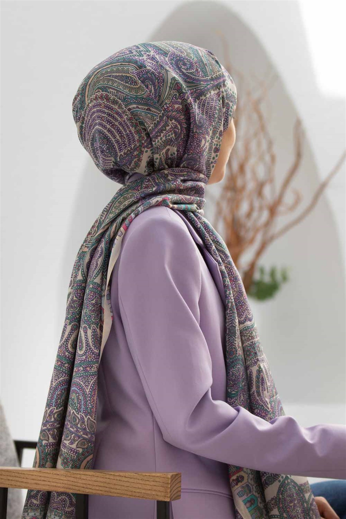 100% İPEK ETRO DESENLİ BEJ - LİLA RENKLİ ŞAL