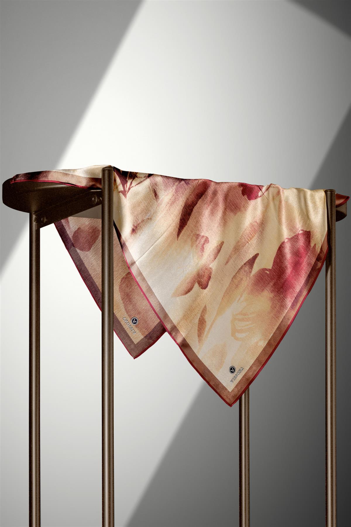 %100 Twill İpek Yaprak Desenli Bordo Renkli 90x90 Eşarp Dikim Şekli : El Dikişi