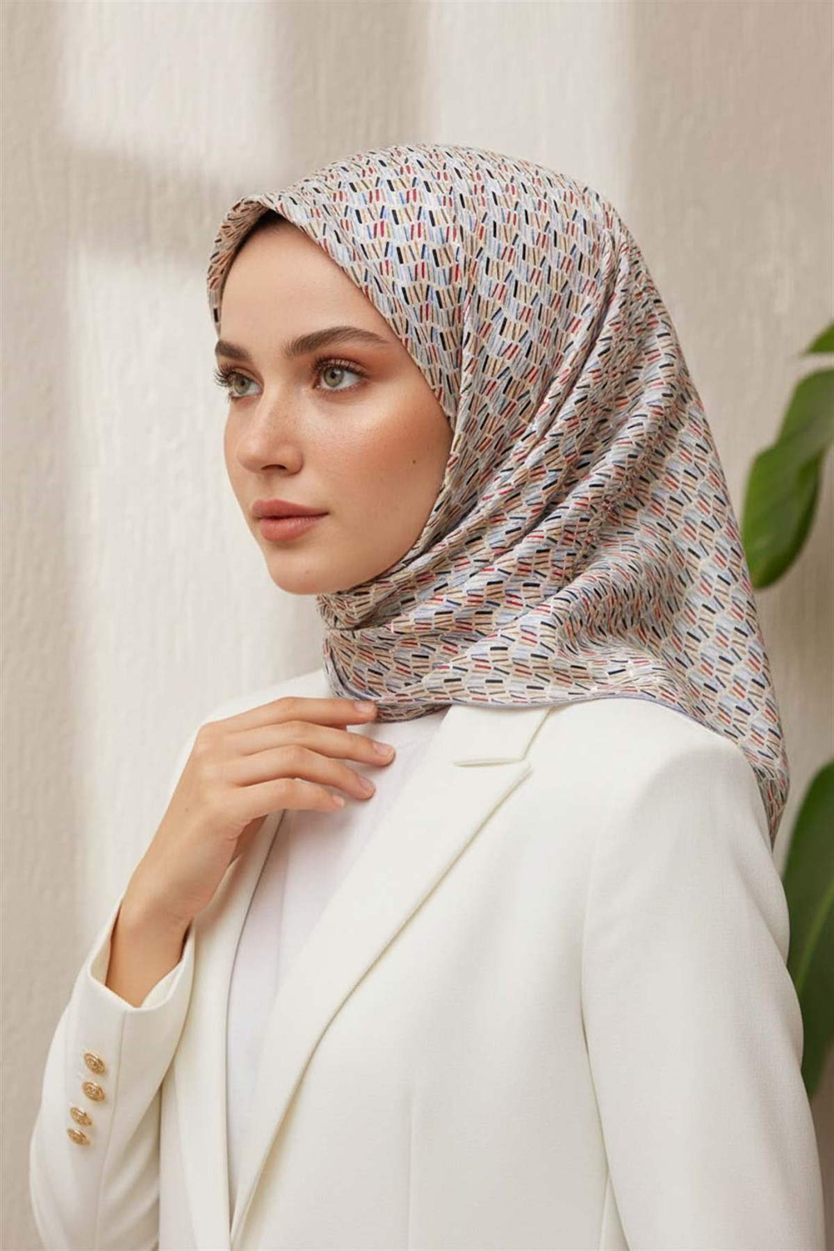 %100 Twill İpek Çizgi Desenli Gri Renkli 90x90 Eşarp Dikim Şekli : El Dikişi