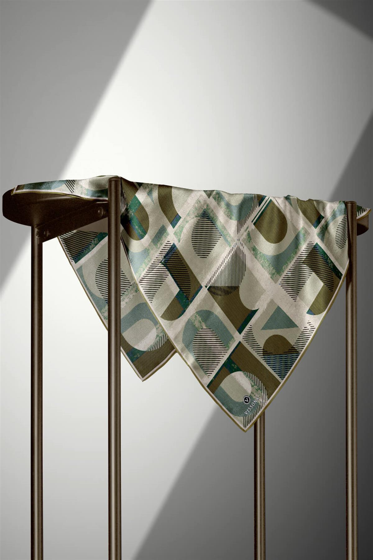 %100 Twill İpek Geometri Desenli Küf Yeşili - Krem Renkli 90x90 Eşarp Kenar Dikiş Şekli El Dikişli