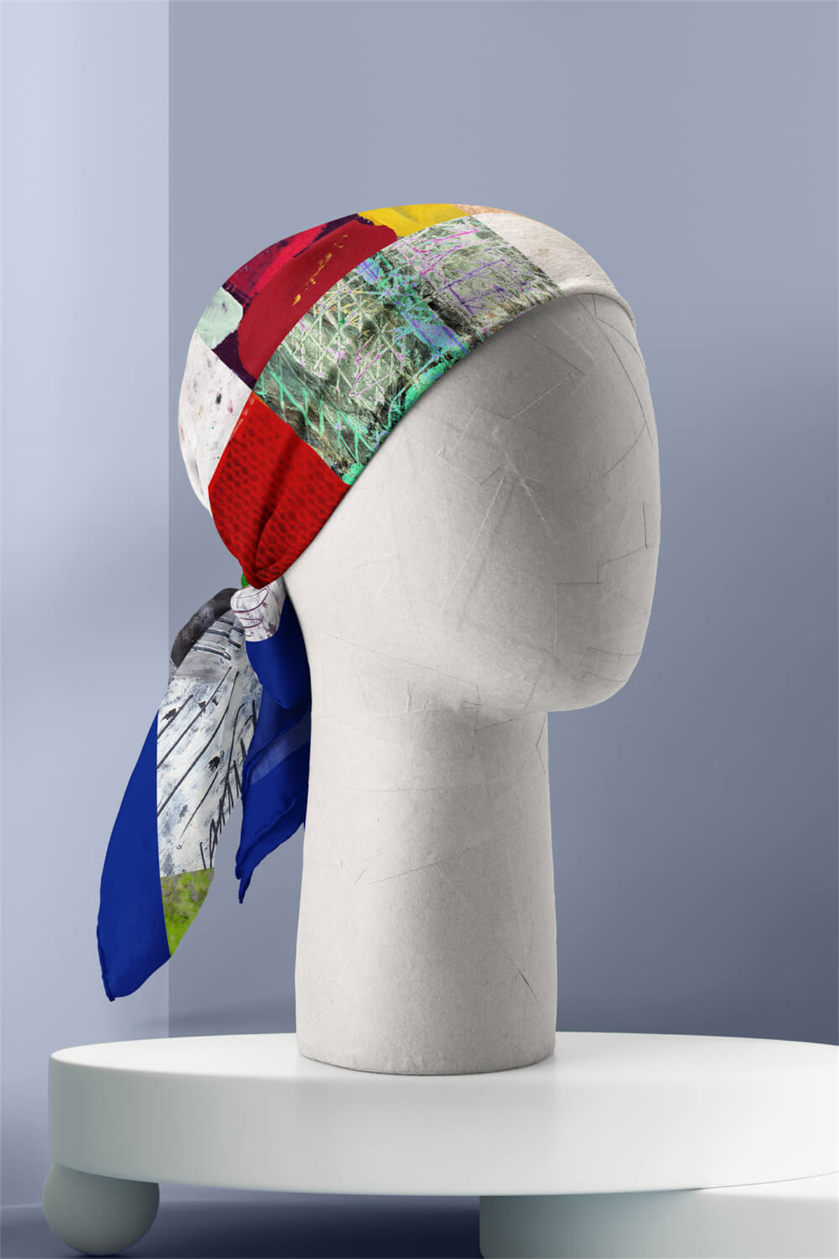 C72 Kadın Patchwork Desenli Bandana 50x50 Yeşil Kırmızı DG0277-22