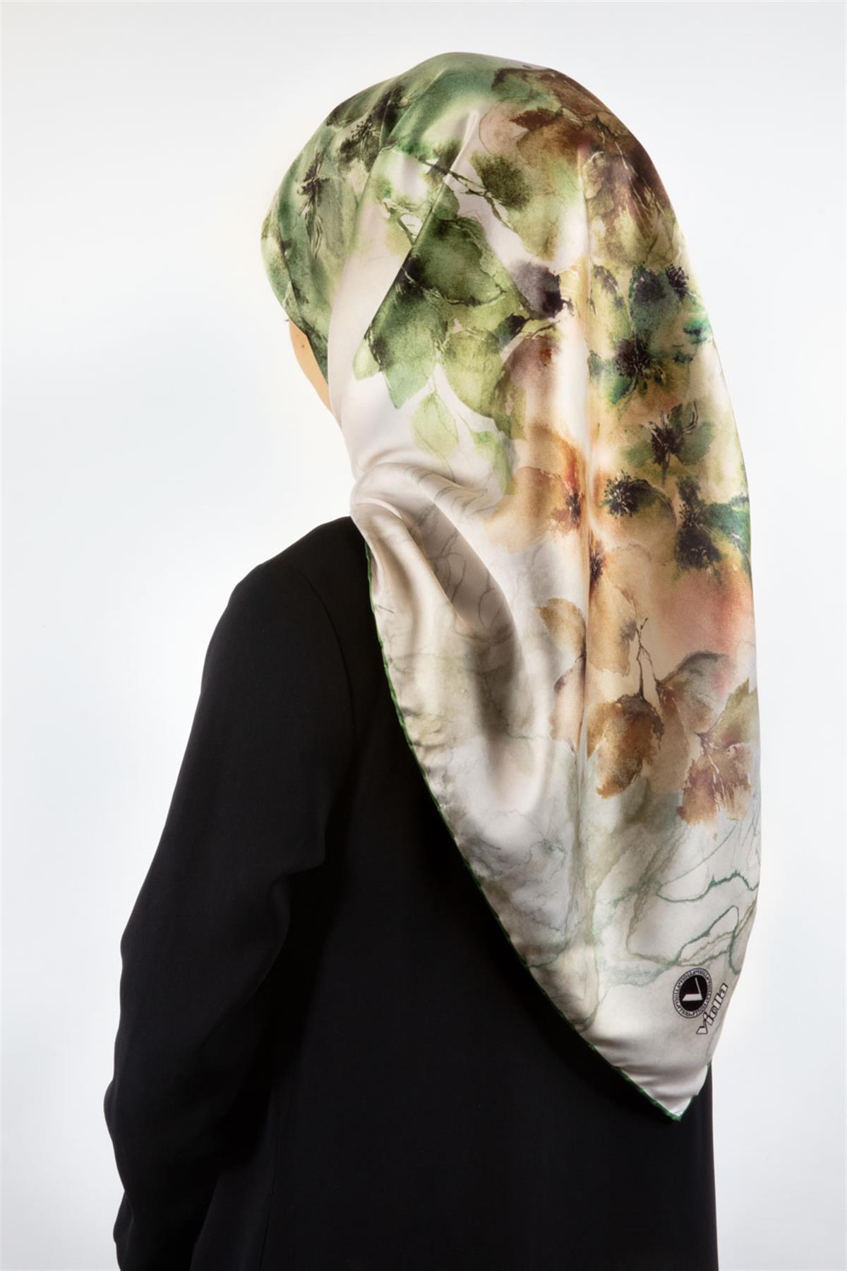 Rayon Sulu Boyalı Çiçek Desenli Zümrüt Yeşili Renkli 90x90 Eşarp (İpek İçermez) Dikim Şekli : El Dikişi