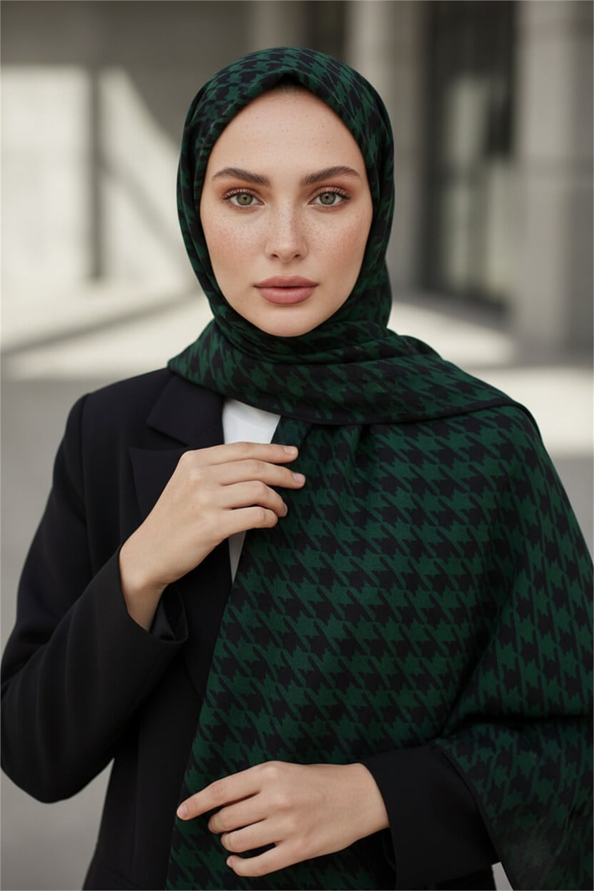 KREP KAZAYAĞI DESENLİ ZÜMRÜT YEŞİLİ RENKLİ 75X195 KIRIŞMAZ ŞAL