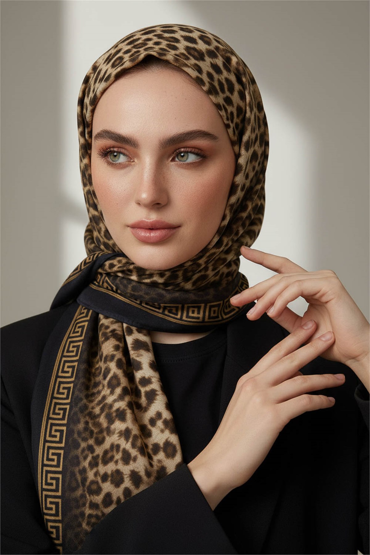 KREP BAROK BARDÜRLÜ LEOPAR DESENLİ HARDAL - SİYAH RENKLİ 75X195 KIRIŞMAZ ŞAL