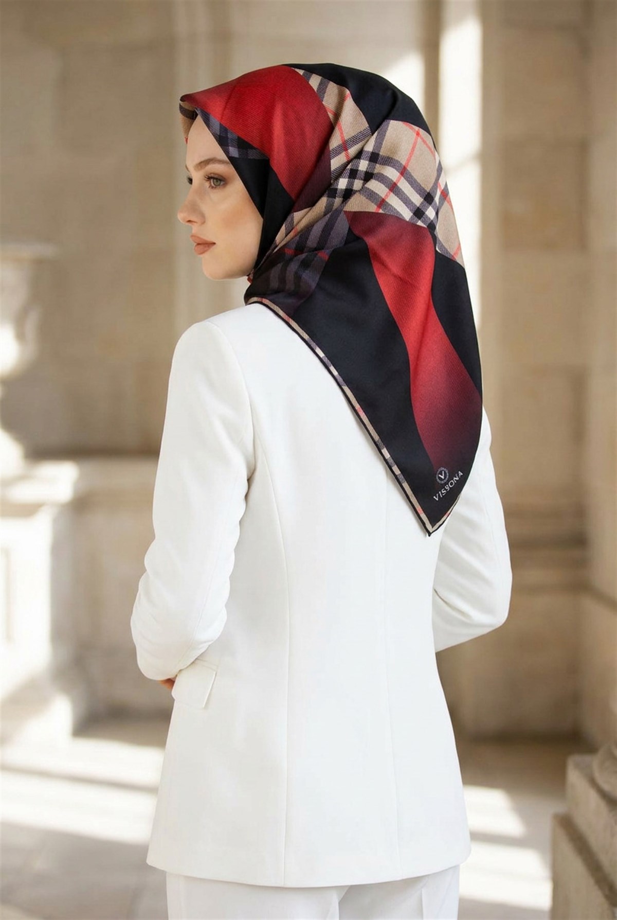 %100 Twill İpek Ekose Desenli Kırmızı - Siyah Renkli 90x90 Eşarp Dikim Şekli : El Dikişi