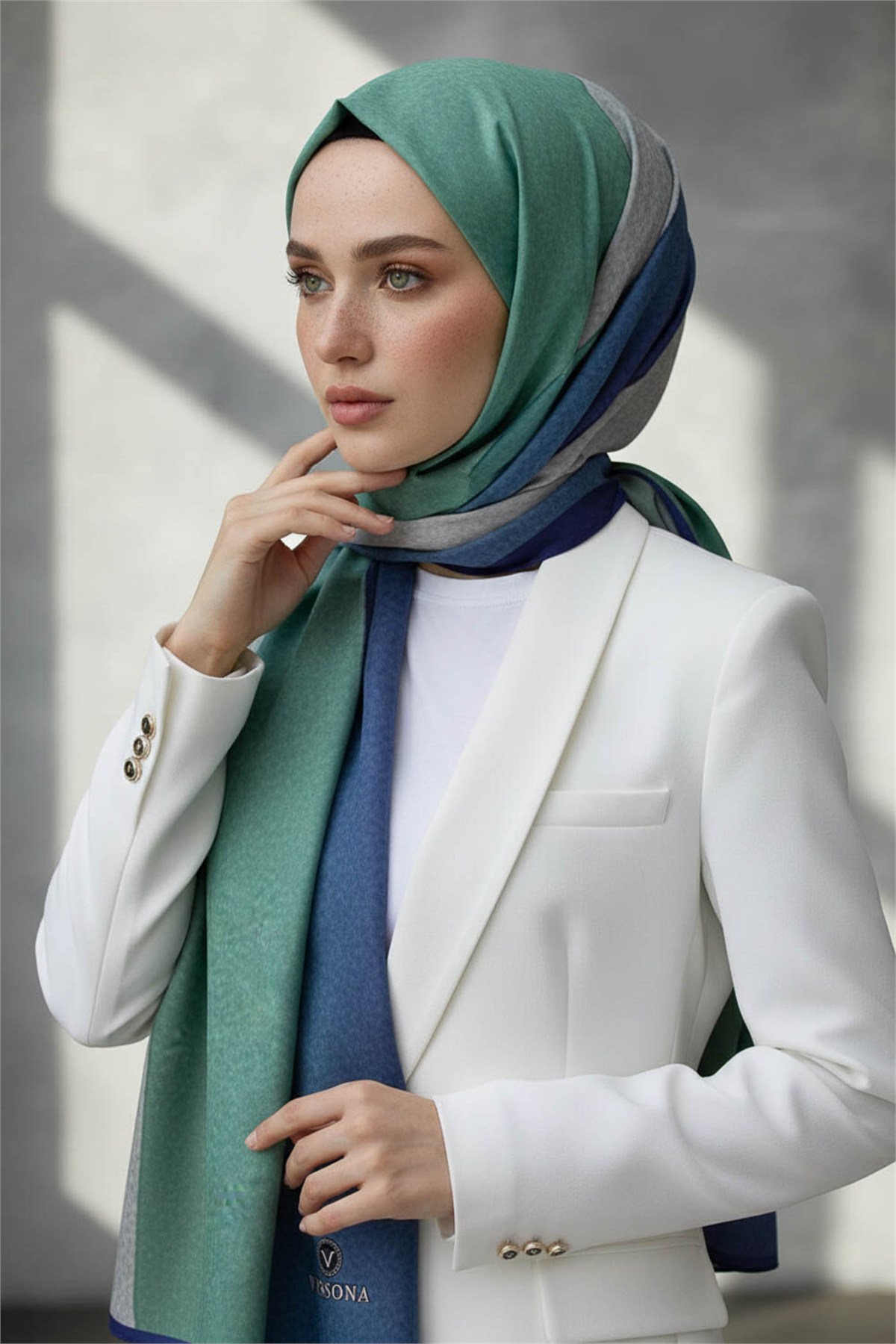 KREP DALGA DESENLİ İNDİGO RENKLİ 75X195 KIRIŞMAZ ŞAL