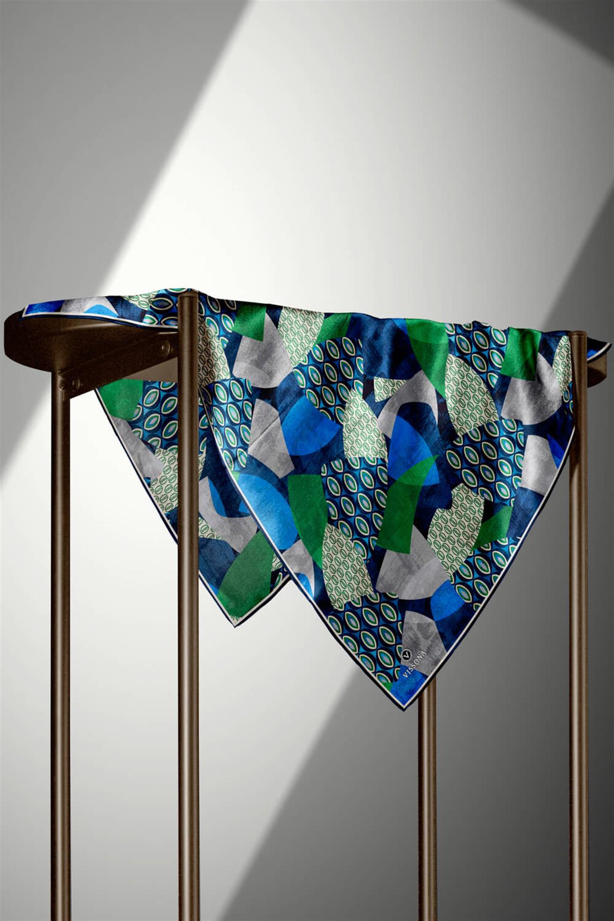 %100 Twill İpek Geometrik Desenli Lacivert - Zümrüt Yeşili Renkli 90x90 Eşarp Kenar Dikiş Şekli El Dikişli