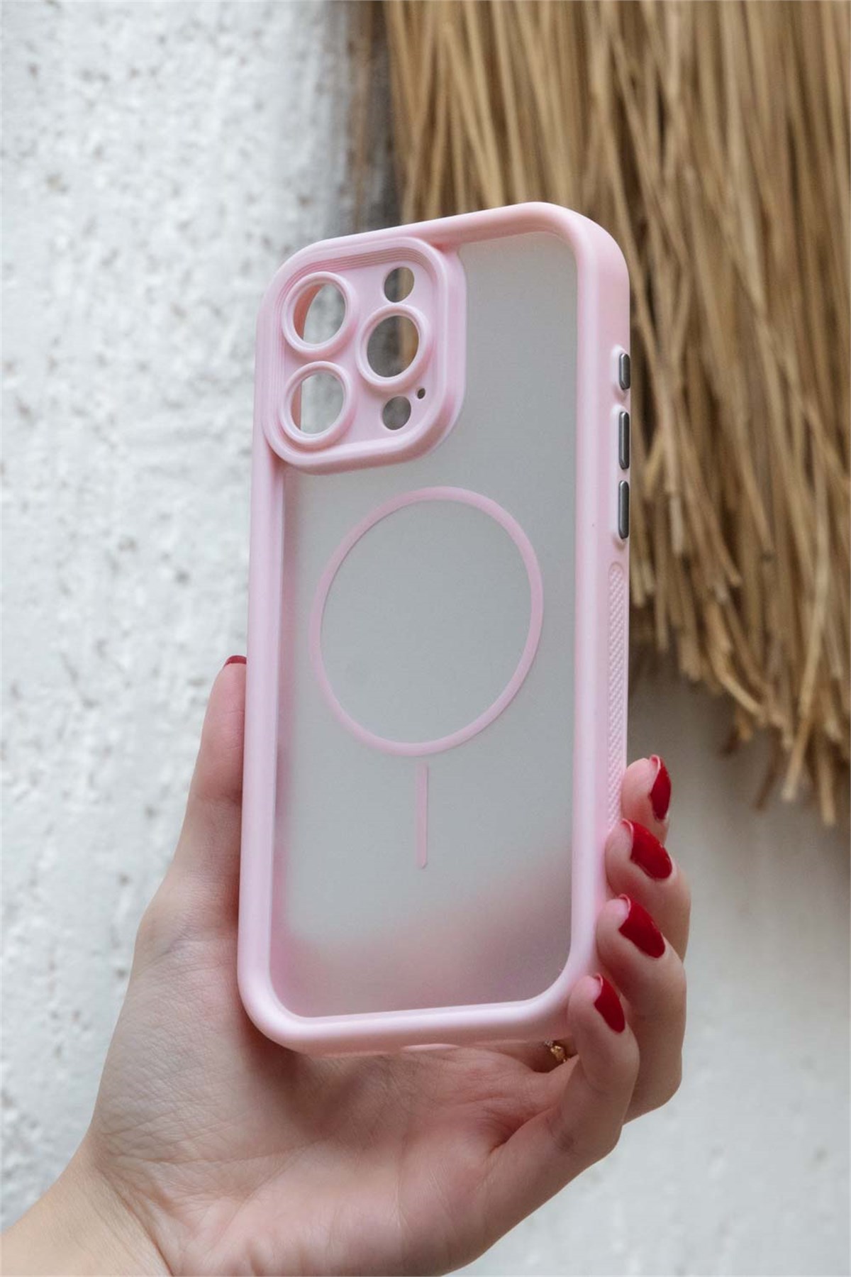 iPhone 16 Pro Max in Pink Kılıf – Kamera Korumalı – MagSafe Uyumlu – Pembe Renk – Mat Silikon Telefon Kılıfı