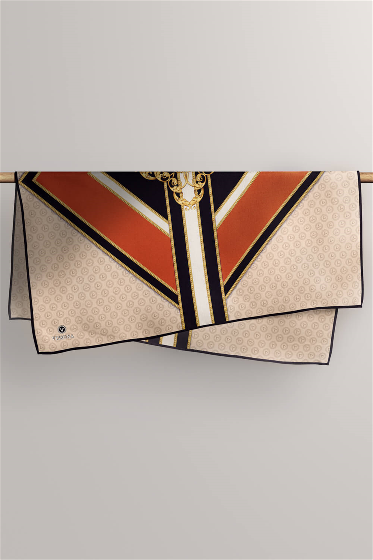 %100 Twill İpek Monogram ve Barok Desenli Krem - Taba Renkli 90x90 Eşarp Dikim Şekli : El Dikişi