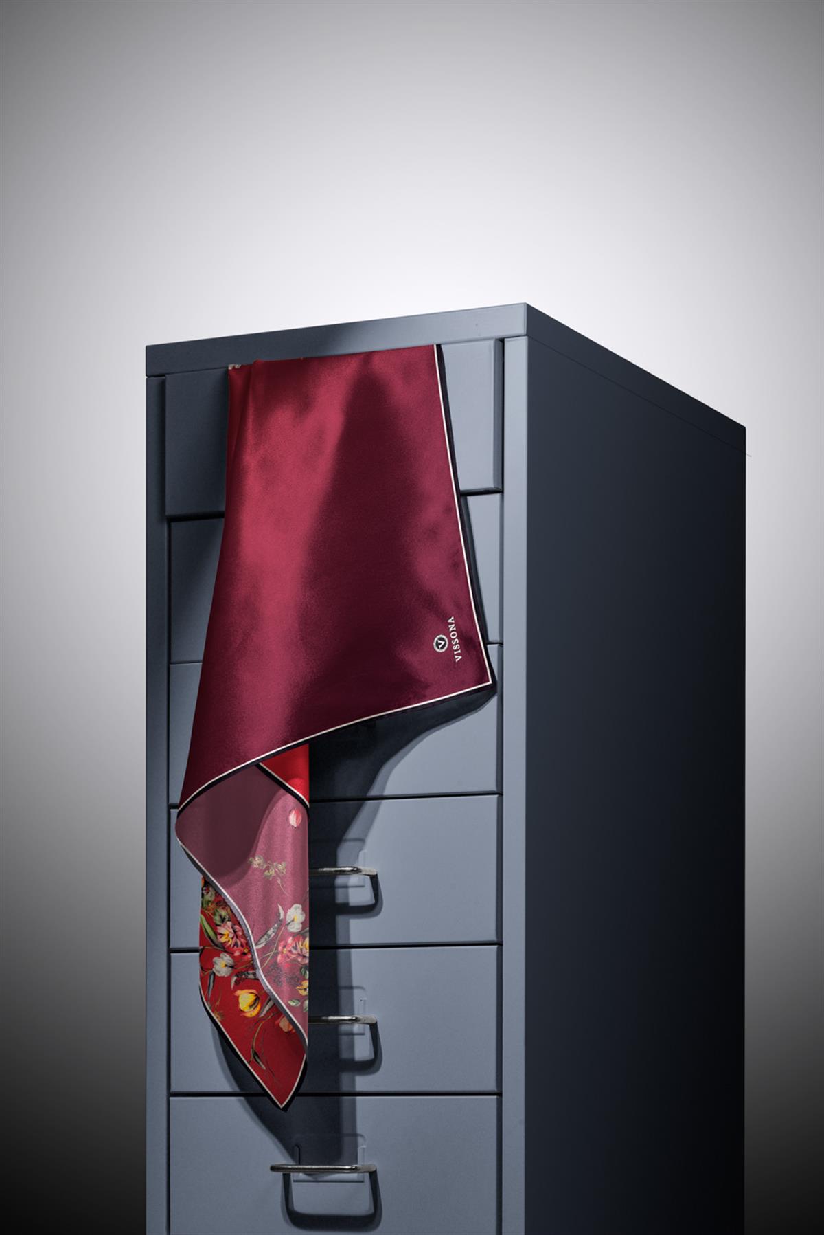 %100 Twill İpek Sonsuz Çiçek Desenli Bordo Renkli 90x90 Eşarp Dikim Şekli : El Dikişi