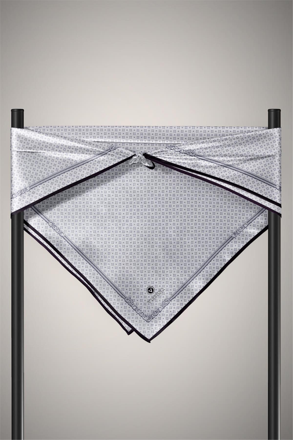 %100 Twill İpek Zincir Desenli Gümüş - Siyah Renkli 90x90 Eşarp Dikim Şekli : El Dikişi