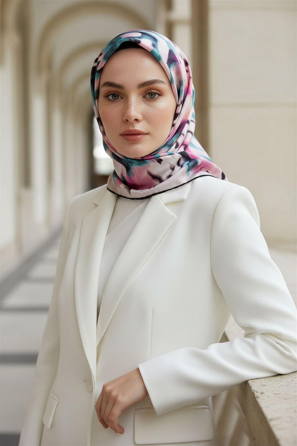 %100 Twill İpek Batik Desenli Fuşya - Petrol Yeşili Renkli 90x90 Eşarp Dikim Şekli : El Dikişi