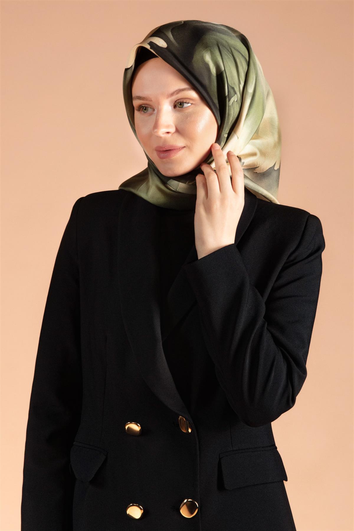 %100 Twill İpek Yaprak Desenli Haki Yeşili Renkli 90x90 Eşarp Dikim Şekli : El Dikişi