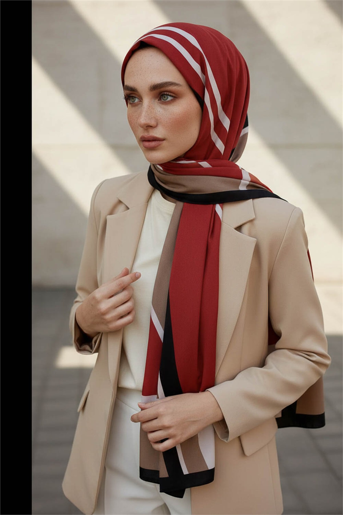 KREP GEOMETRIK DESENLİ BORDO RENKLİ 75X195 KIRIŞMAZ ŞAL