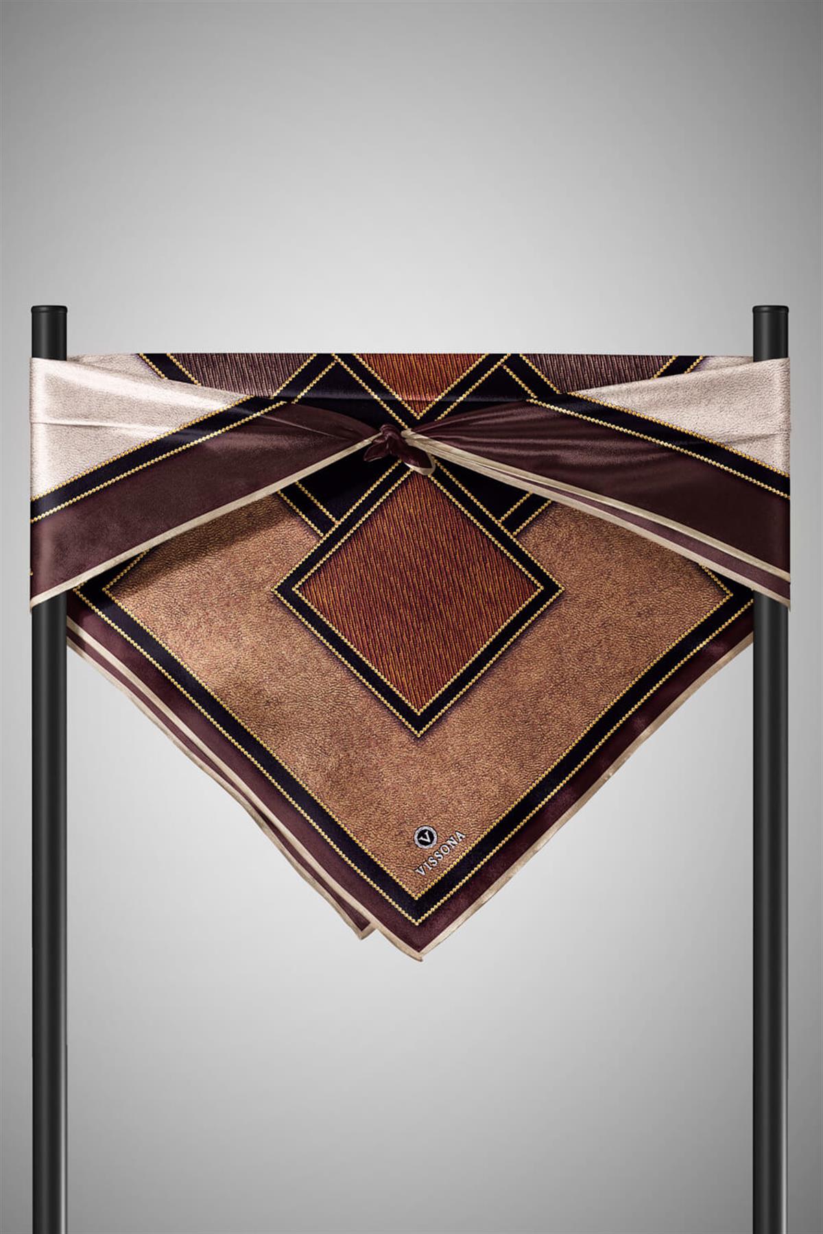 100% Twill İpek Gold Detaylı Kare Desenli Kahverengi - Bej Renkli 90x90 Dikim Şekli : El Dikişi