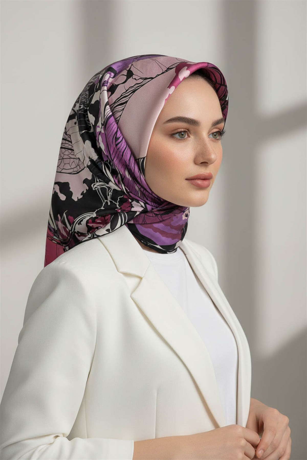 %100 Twill İpek Yaprak Desenli Mor - Mürdüm Renkli 90x90 Eşarp Dikim Şekli : El Dikişi