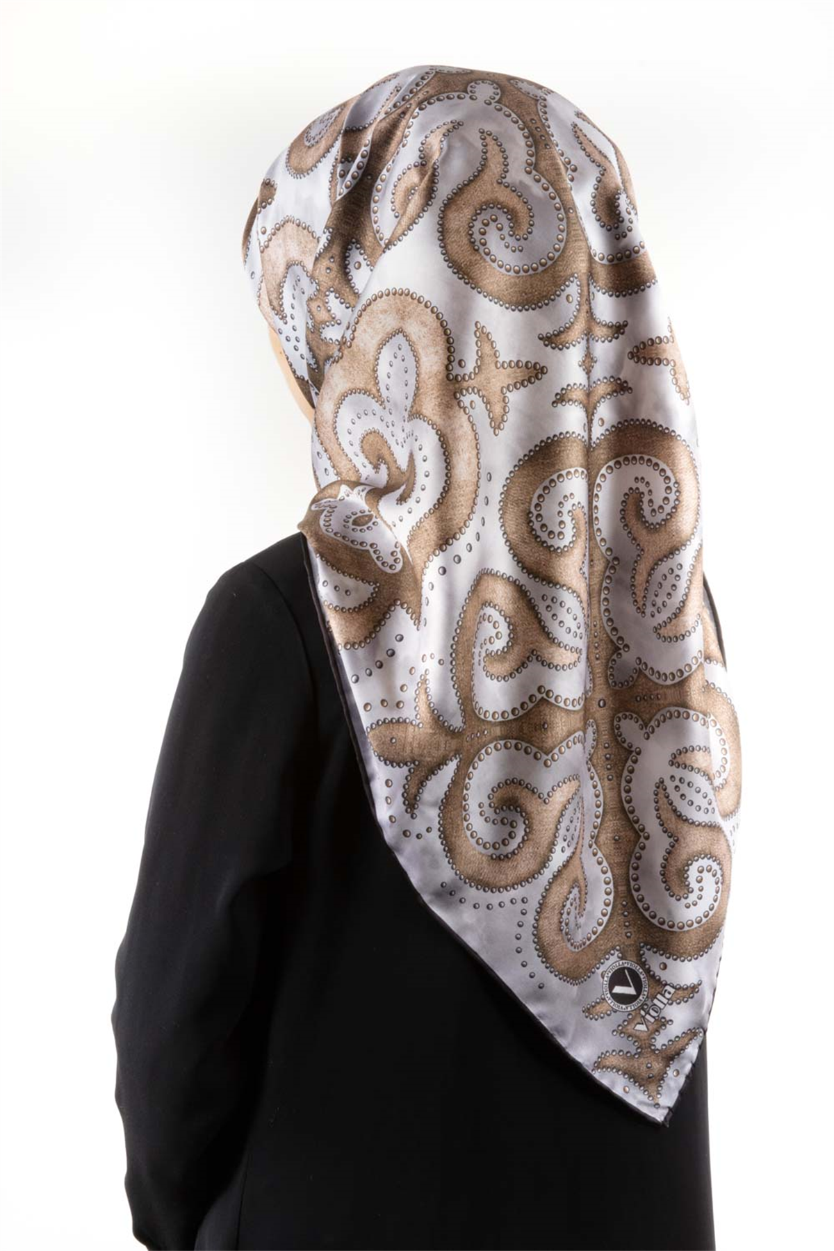 Twill Barok Desenli Gri - Bej Renkli 90x90 Eşarp (İpek İçermez) Kenar Dikiş Şekli El Dikişli