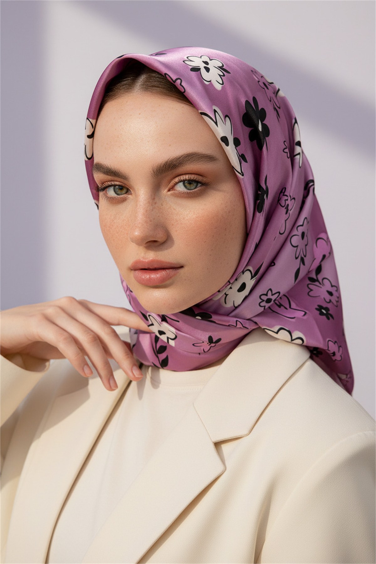 Rayon Papatya Desenli Lila Renkli 90x90 Eşarp (İpek İçermez) Kenar Dikiş Şekli El Dikişli
