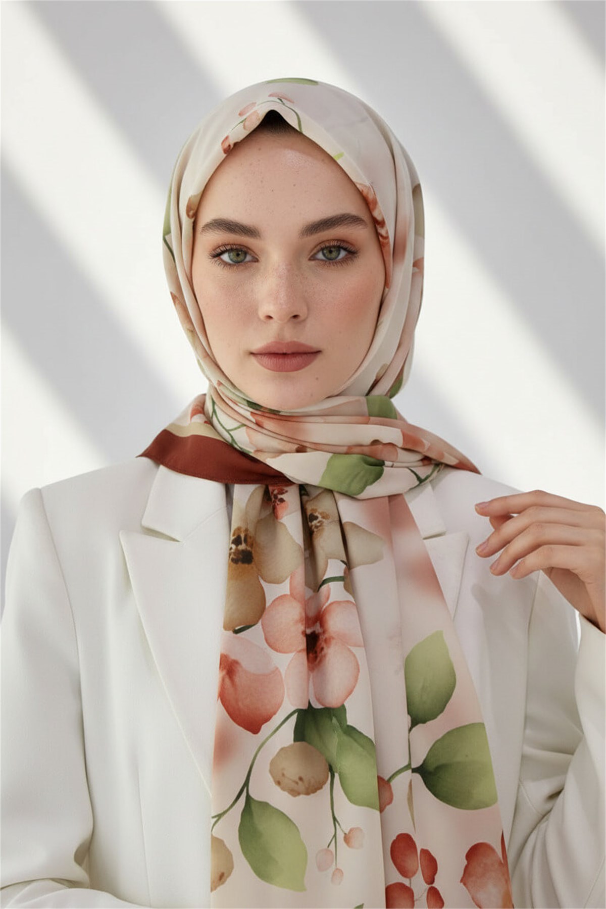 KREP ÇİÇEK DESENLİ BORDO RENKLİ 75X195 KIRIŞMAZ ŞAL