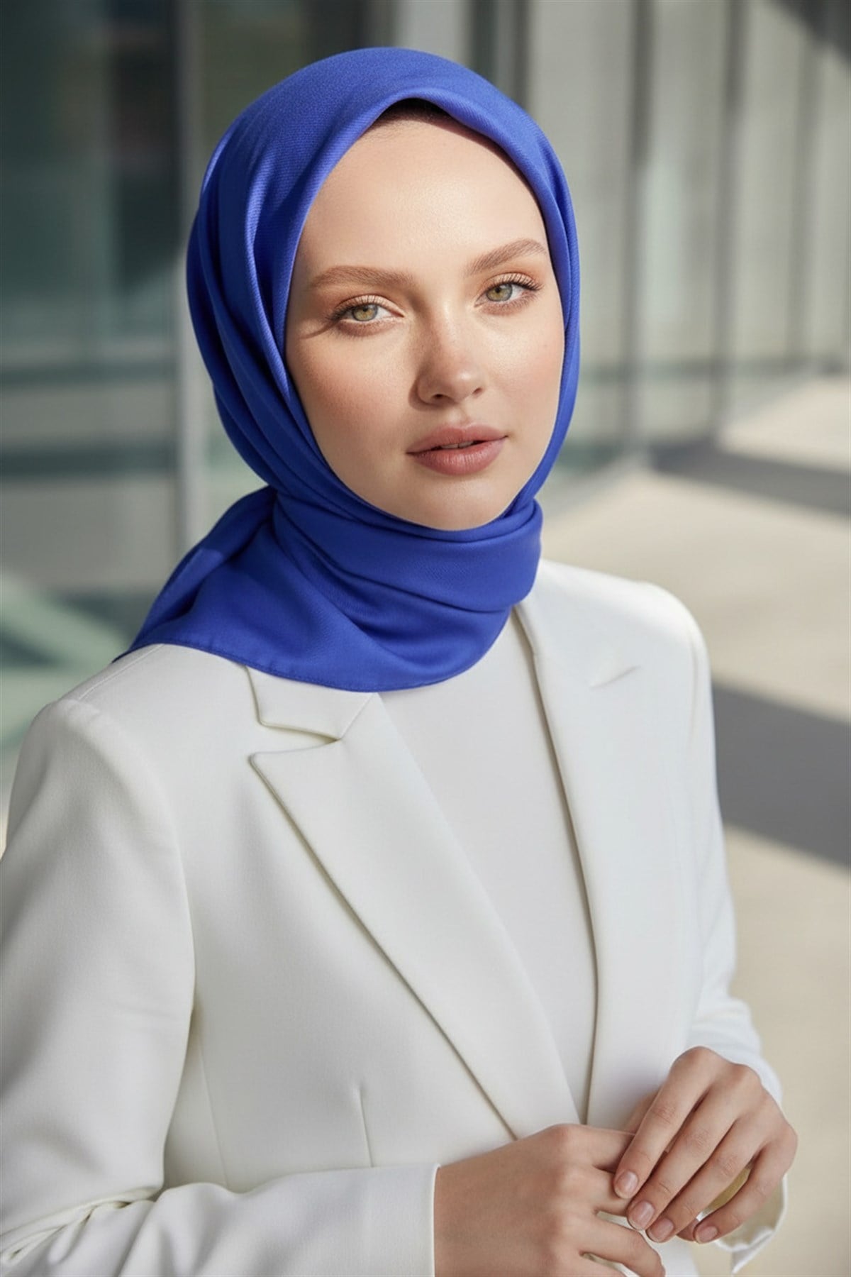 %100 Twill İpek Düz Saks Renkli Daha Tok Exclusive Serisi 90x90 Eşarp Dikim Şekli : El Dikişi