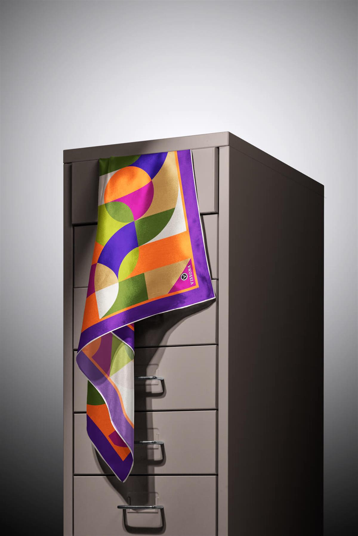 %100 Twill Renk Bloklu Çizgili Desenli Mor - Turuncu Renkli 90x90 Eşarp Dikim Şekli: El Dikişii