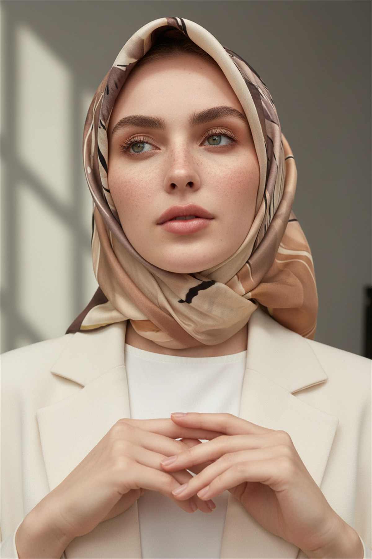 %100 Twill İpek Eşarp 90x90 Soyut Sulu Boya Desenli El Dikişli Kadın Eşarp
