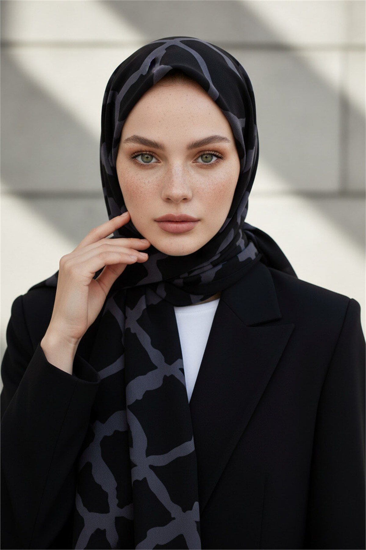 KREP TAŞ DESENLİ SİYAH - FÜME RENKLİ 75X195 KIRIŞMAZ ŞAL