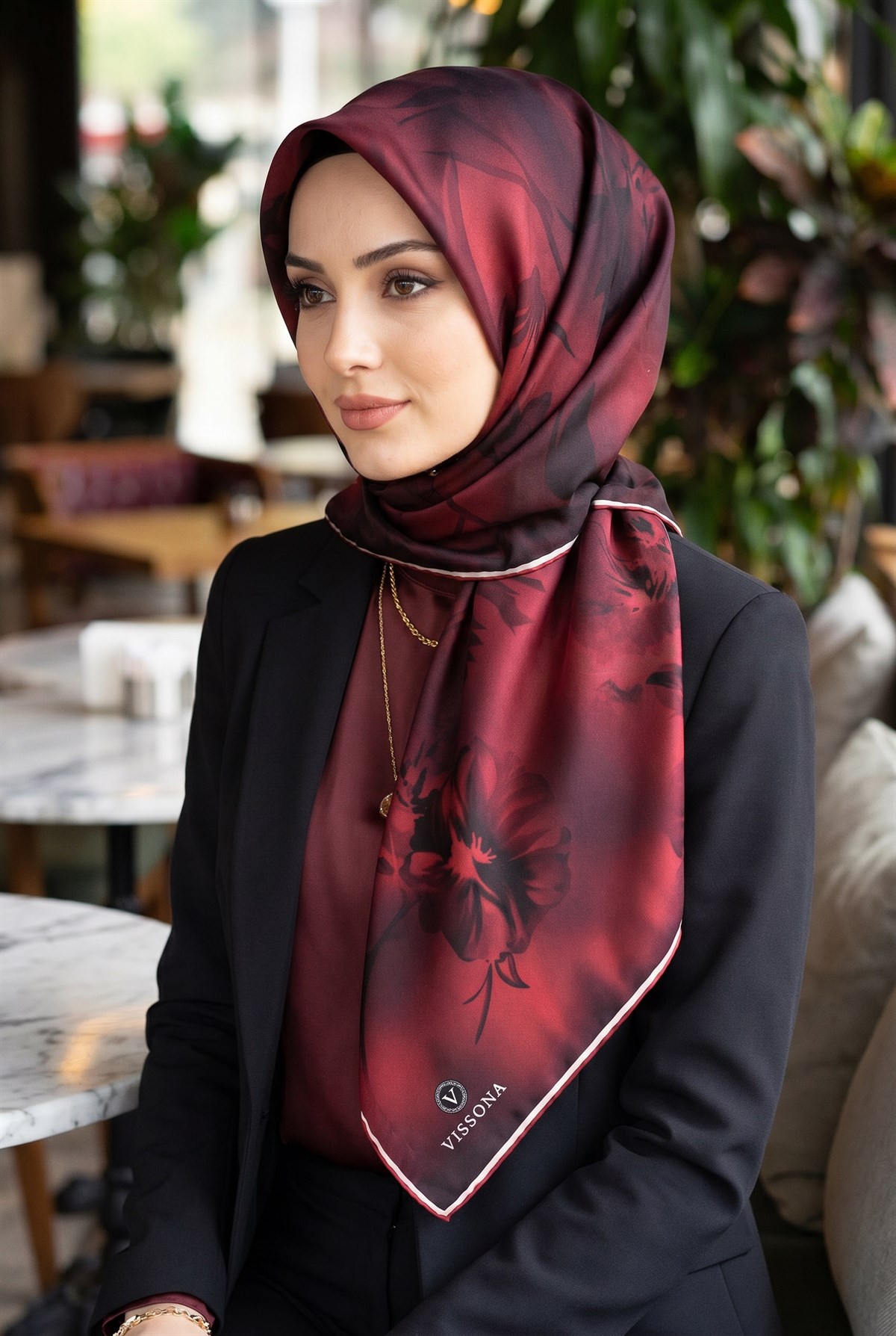 100% Twill İpek Çiçek Desenli Bordo Renkli 90x90 Dikim Şekli : El Dikişi Eşarp