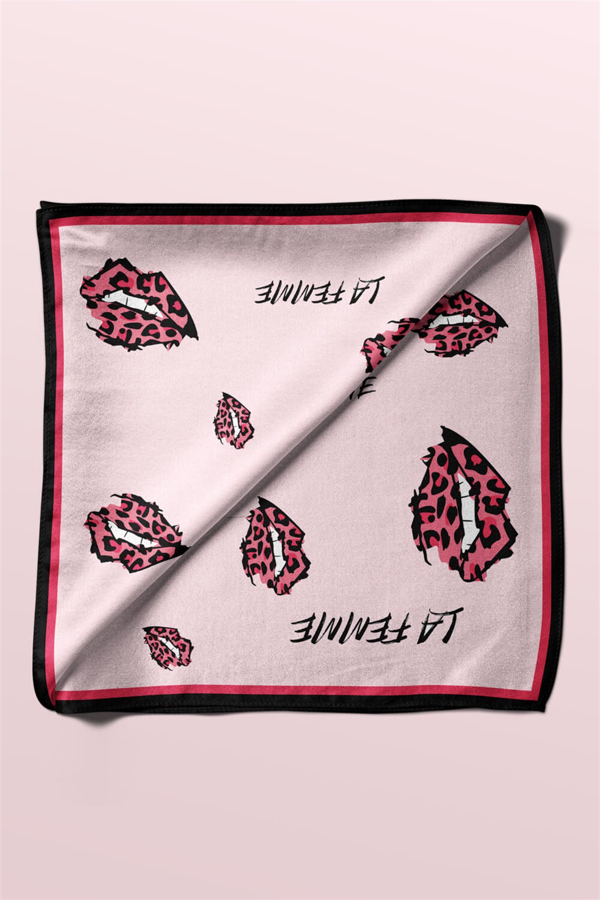 B77 Violla Dudak Desenli Bandana