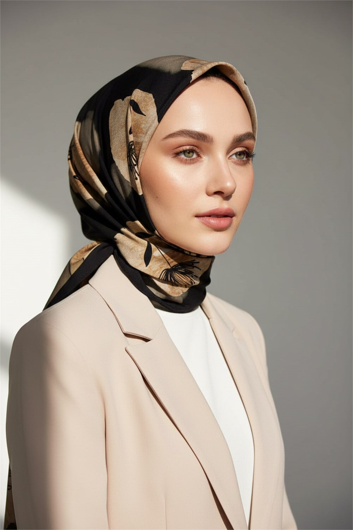 KREP FIRÇA DOKULU ÇİZGİ ÇİÇEK DESENLİ SİYAH - BEJ RENKLİ 75X195 KIRIŞMAZ ŞAL