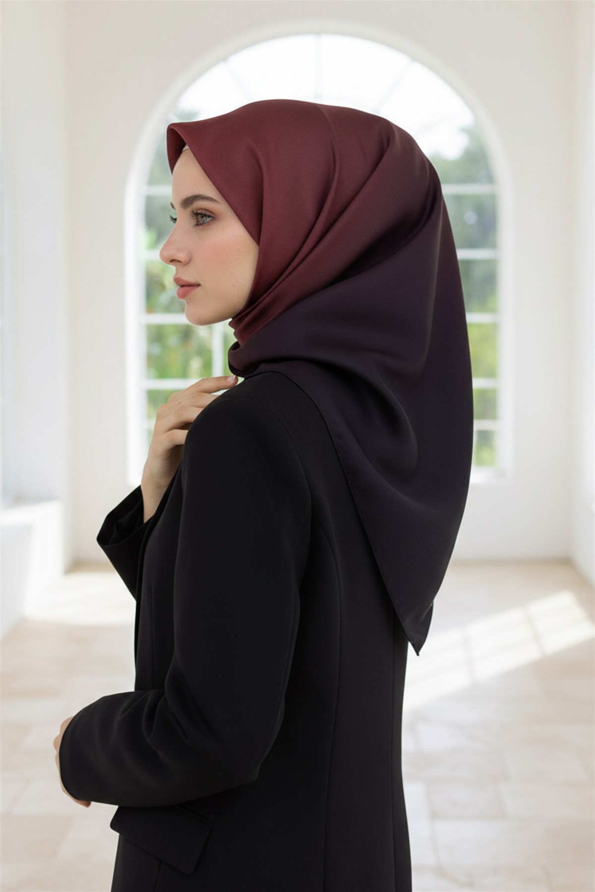 %100 Twill İpek Degrade Desenli Bordo Renkli 90x90 Eşarp Dikim Şekli : El Dikişi