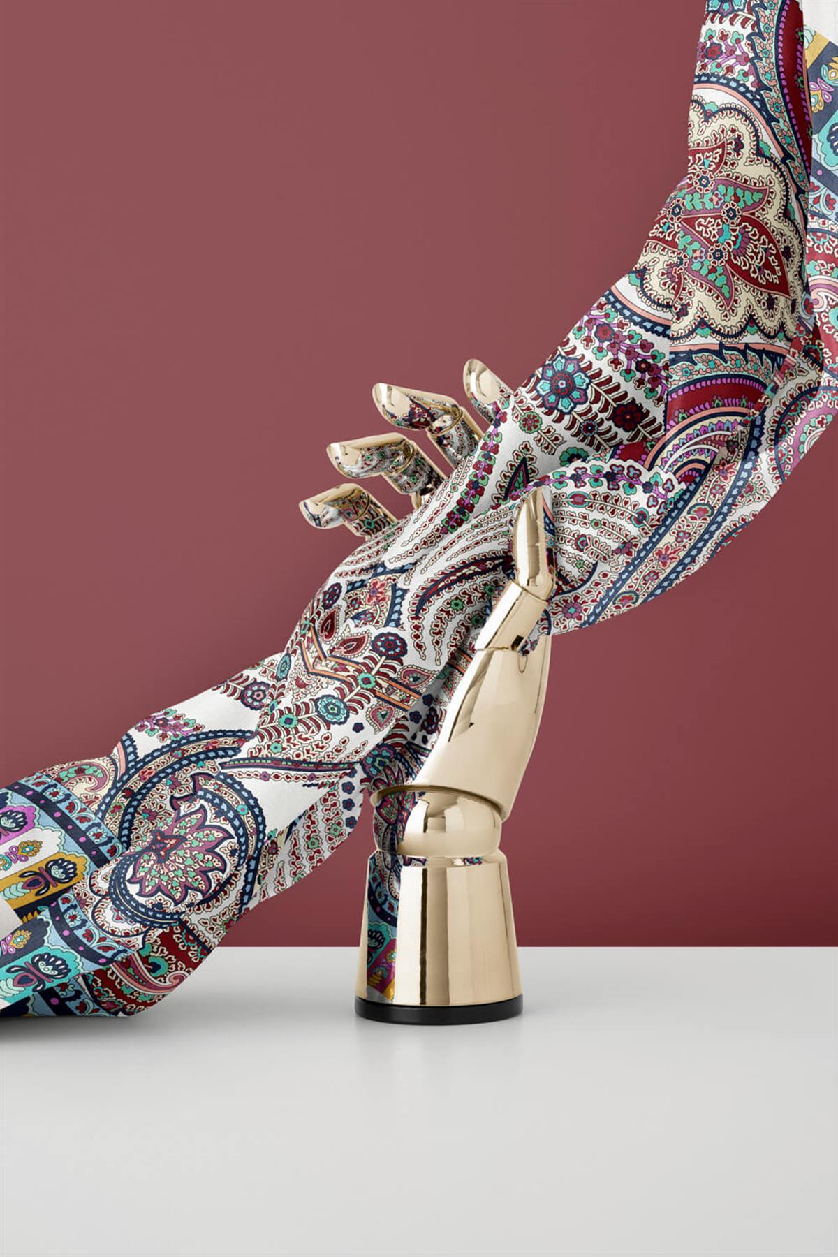 %100 Twill İpek Etro Desenli Krem Renkli 90x90 Eşarp Dikim Şekli : El Dikişi