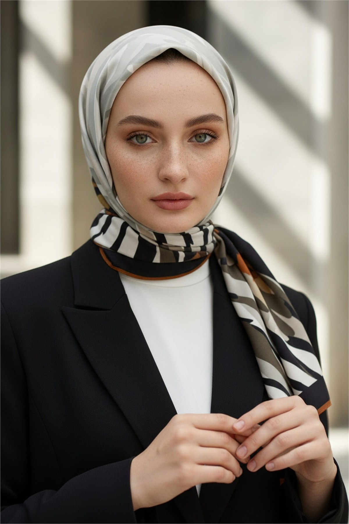 KREP ZEBRA VE ÇİÇEK DESENLİ TABA RENKLİ 75X195 KIRIŞMAZ ŞAL