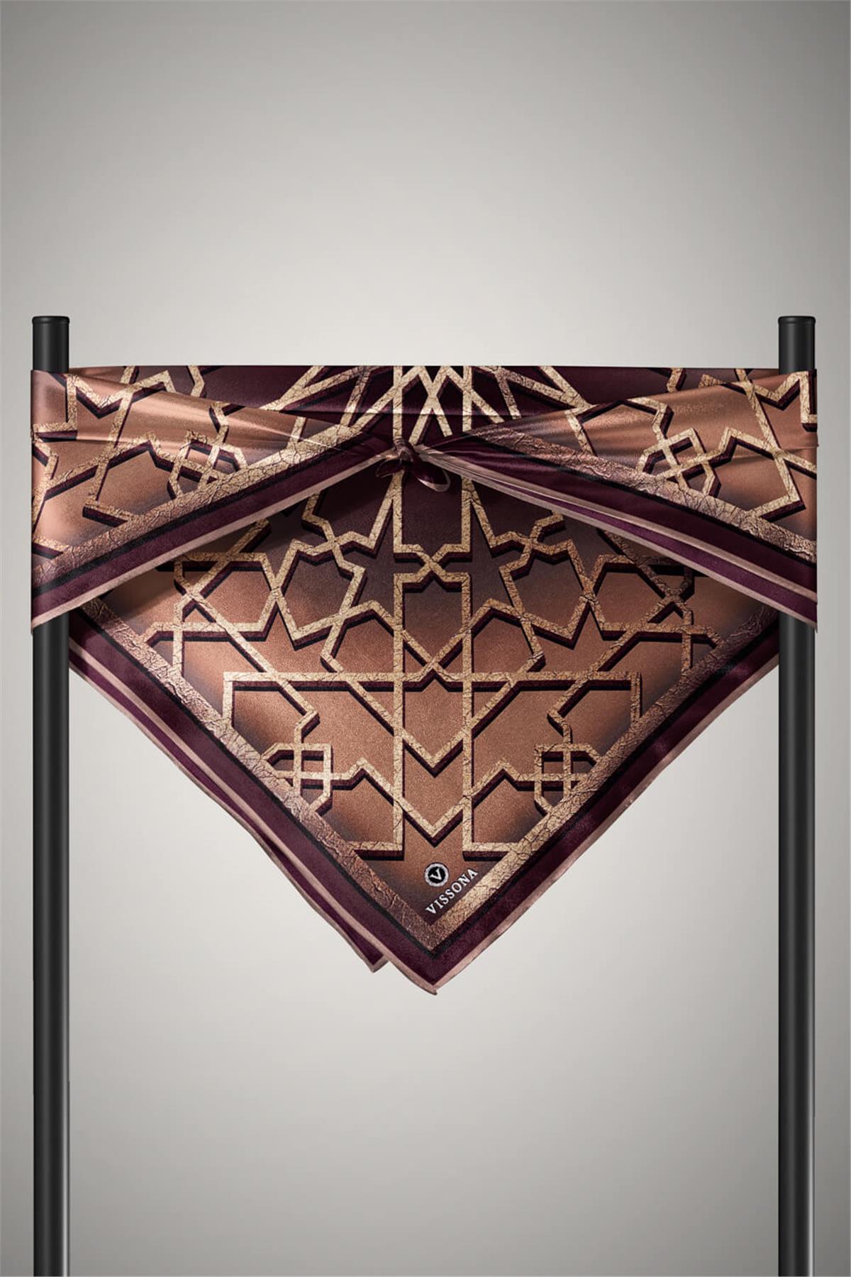 %100 Twill Türk Motifi  Desenli Vizon Renkli 90x90 Eşarp Dikim Şekli: El Dikişi