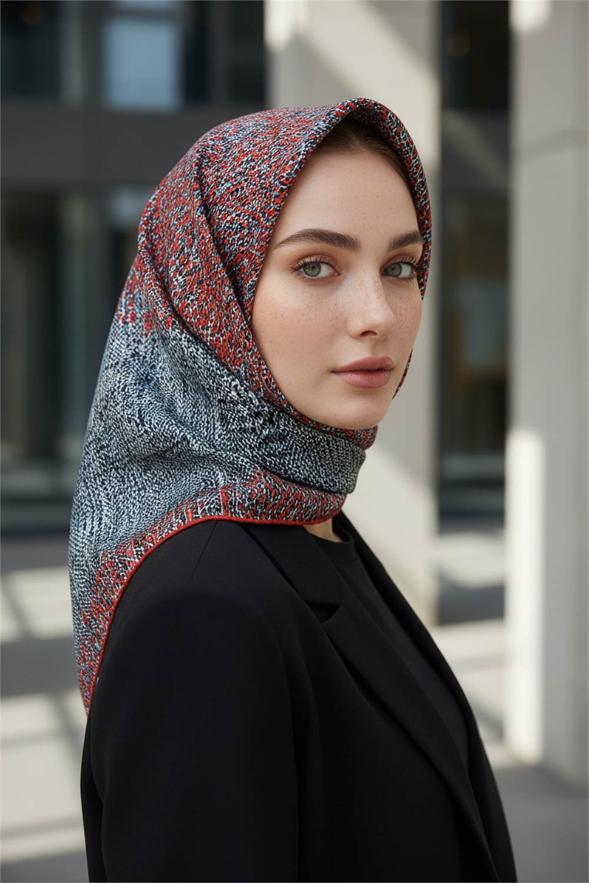 %100 Twill İpek Dokulu Desen Petrol Mavisi - Kırmızı Renkli 90x90 Eşarp Kenar Dikiş Şekli El Dikişli