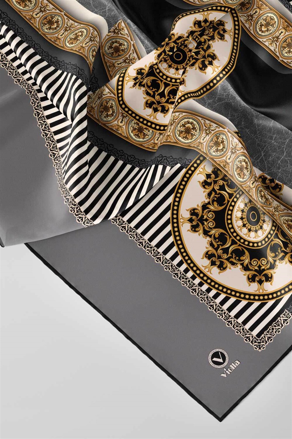 Twill Çizgili ve Barok Desenli Gri Renkli 90x90 Eşarp (İpek İçermez) Kenar Dikiş Şekli El Dikişli