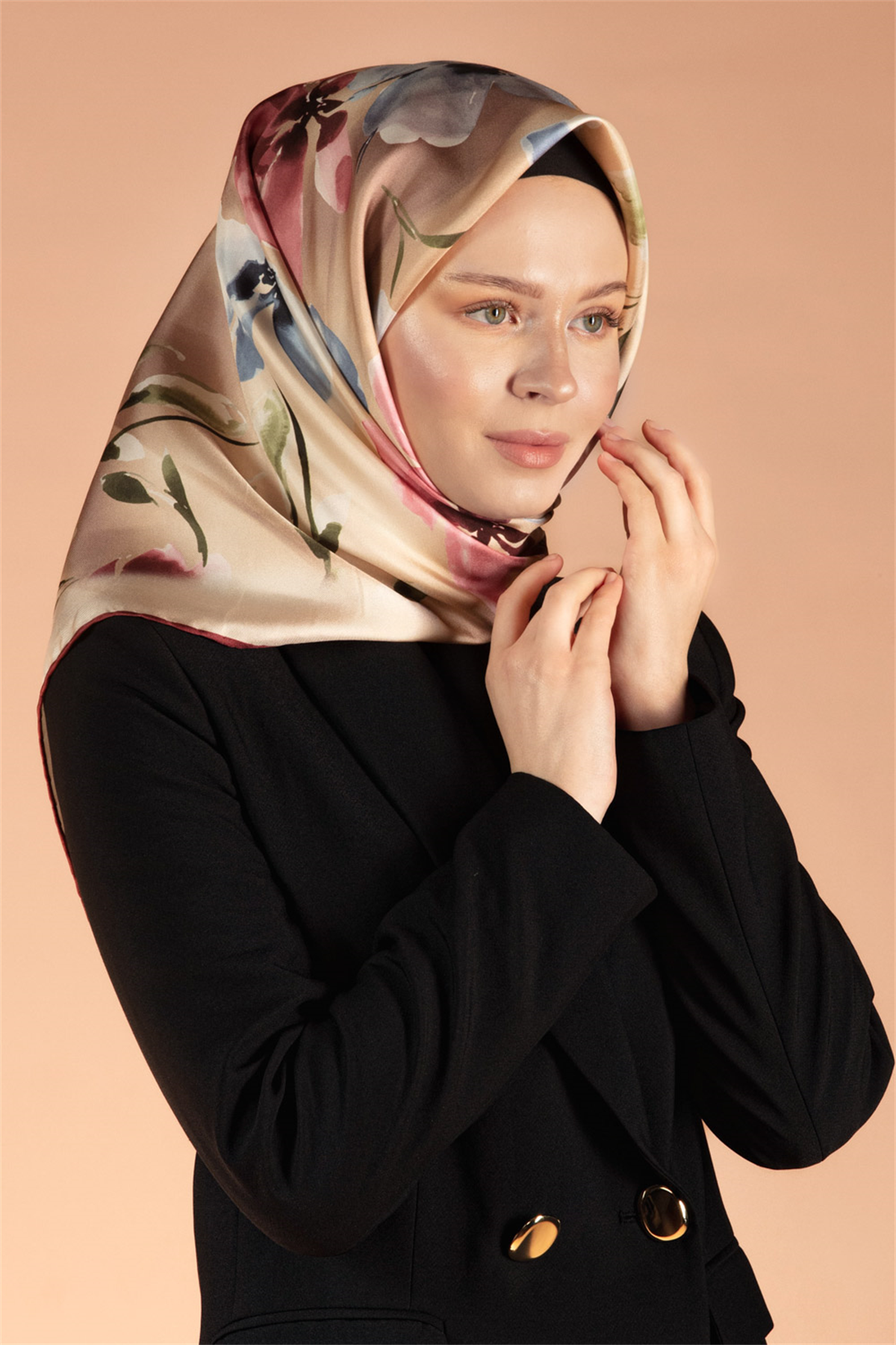 %100 Twill İpek Çiçek Desenli Bebe Mavisi - Gül Kurusu Renkli 90x90 Dikim Şekli : El Dikişi Eşarp