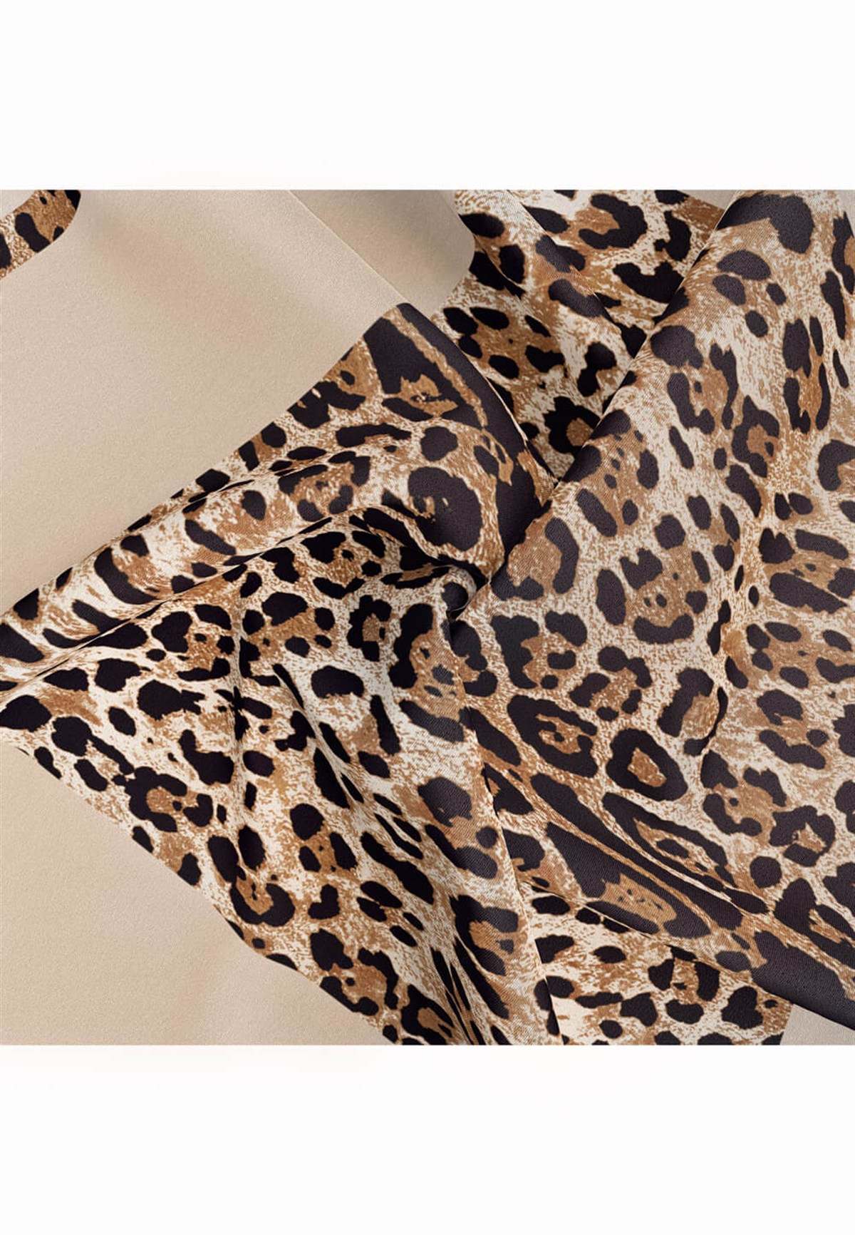 %100 Twill İpek Leopar Desenli Bej Renkli 90x90 Eşarp Dikim Şekli : El Dikişi