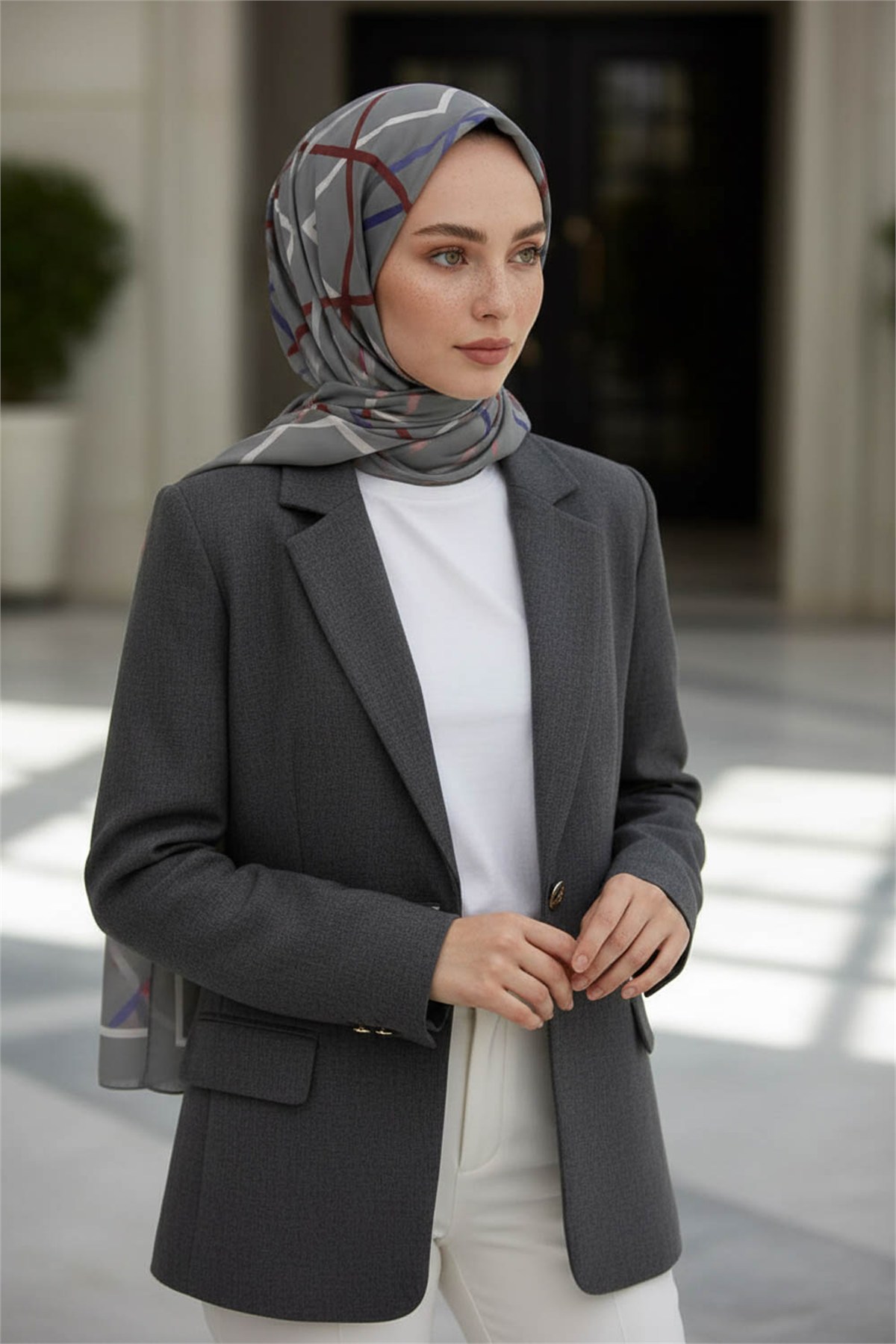 KREP ÇİZGİLİ DESENLİ GRİ RENKLİ 75X195 KIRIŞMAZ ŞAL