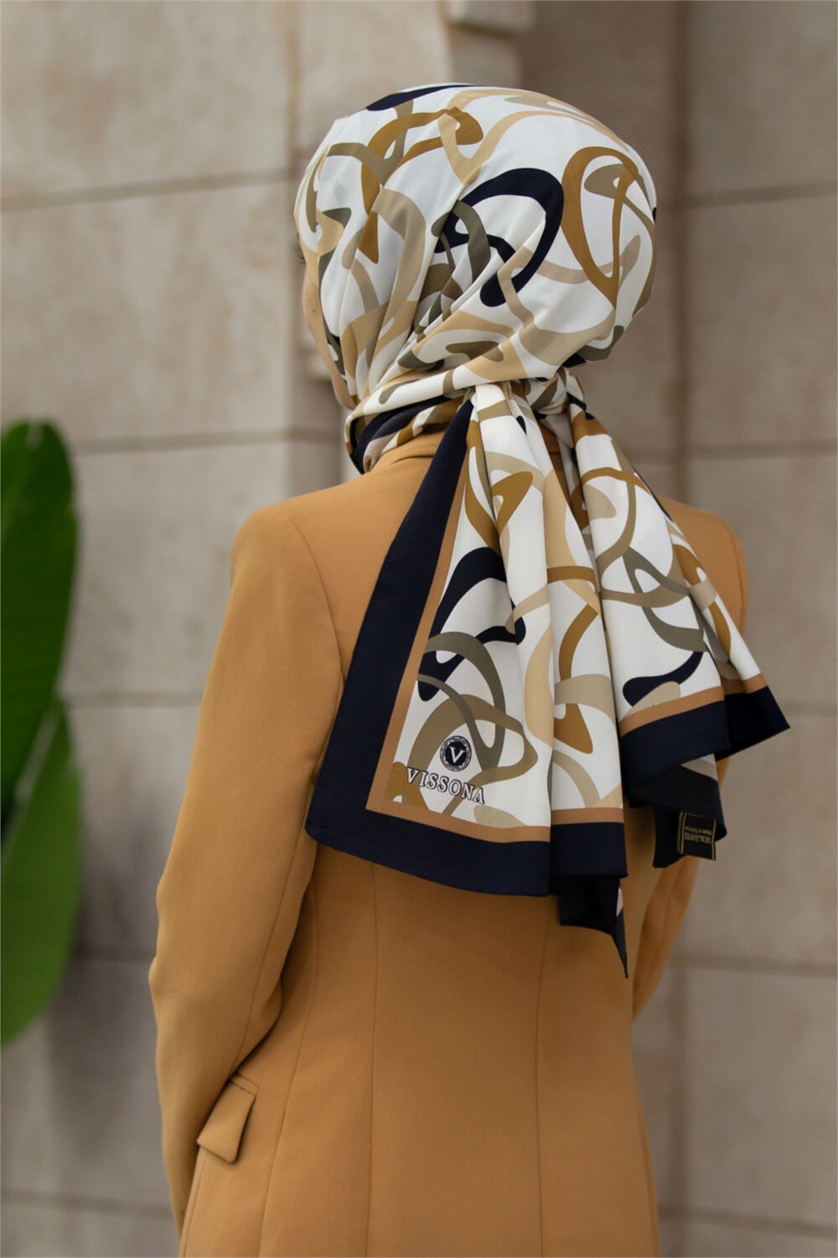 KREP BOOMERANG DESENLİ BEJ RENKLİ 75X195 KIRIŞMAZ ŞAL