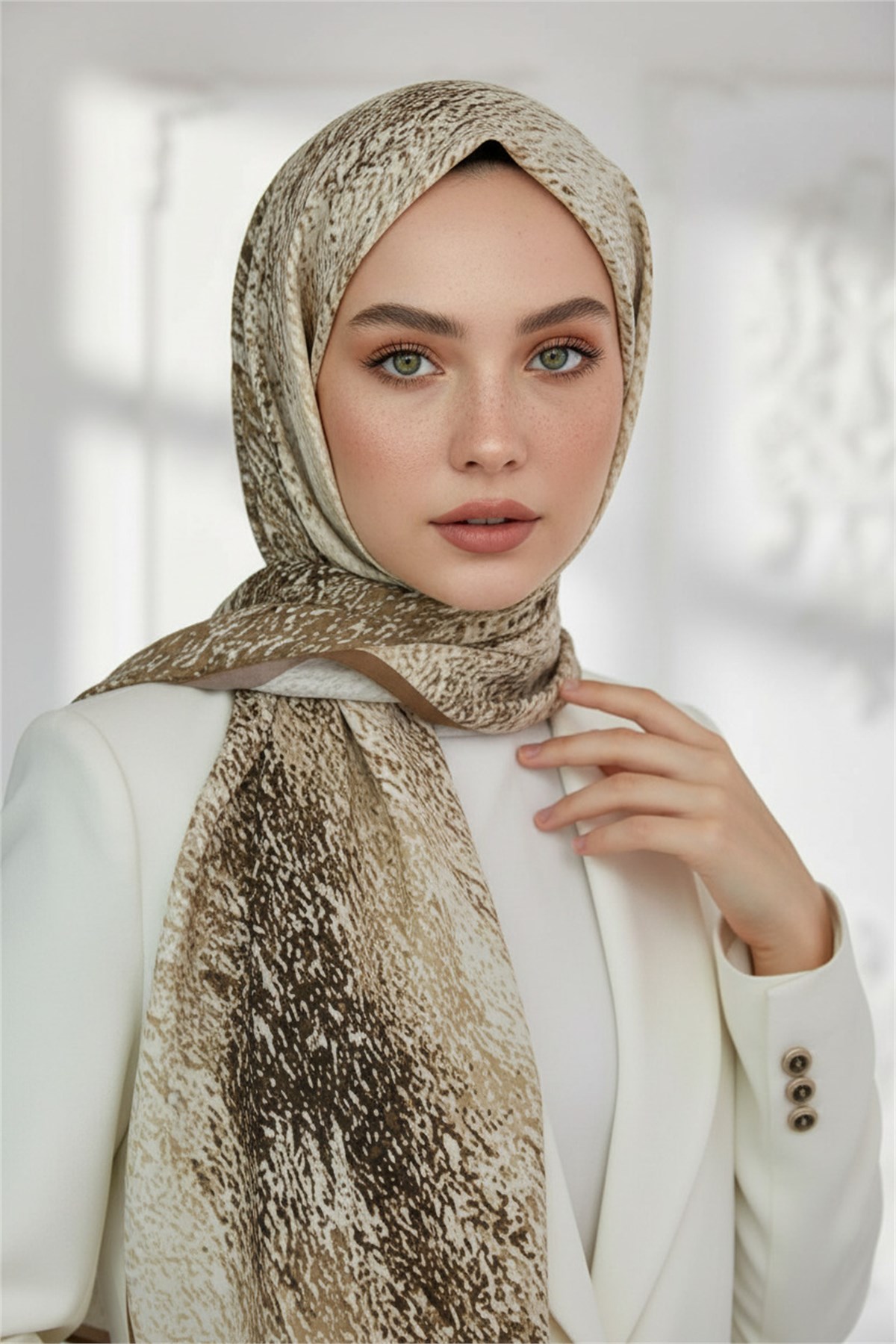 KREP ZİKZAK GEOMETRİK DESENLİ BEJ RENKLİ 75X195 KIRIŞMAZ ŞAL