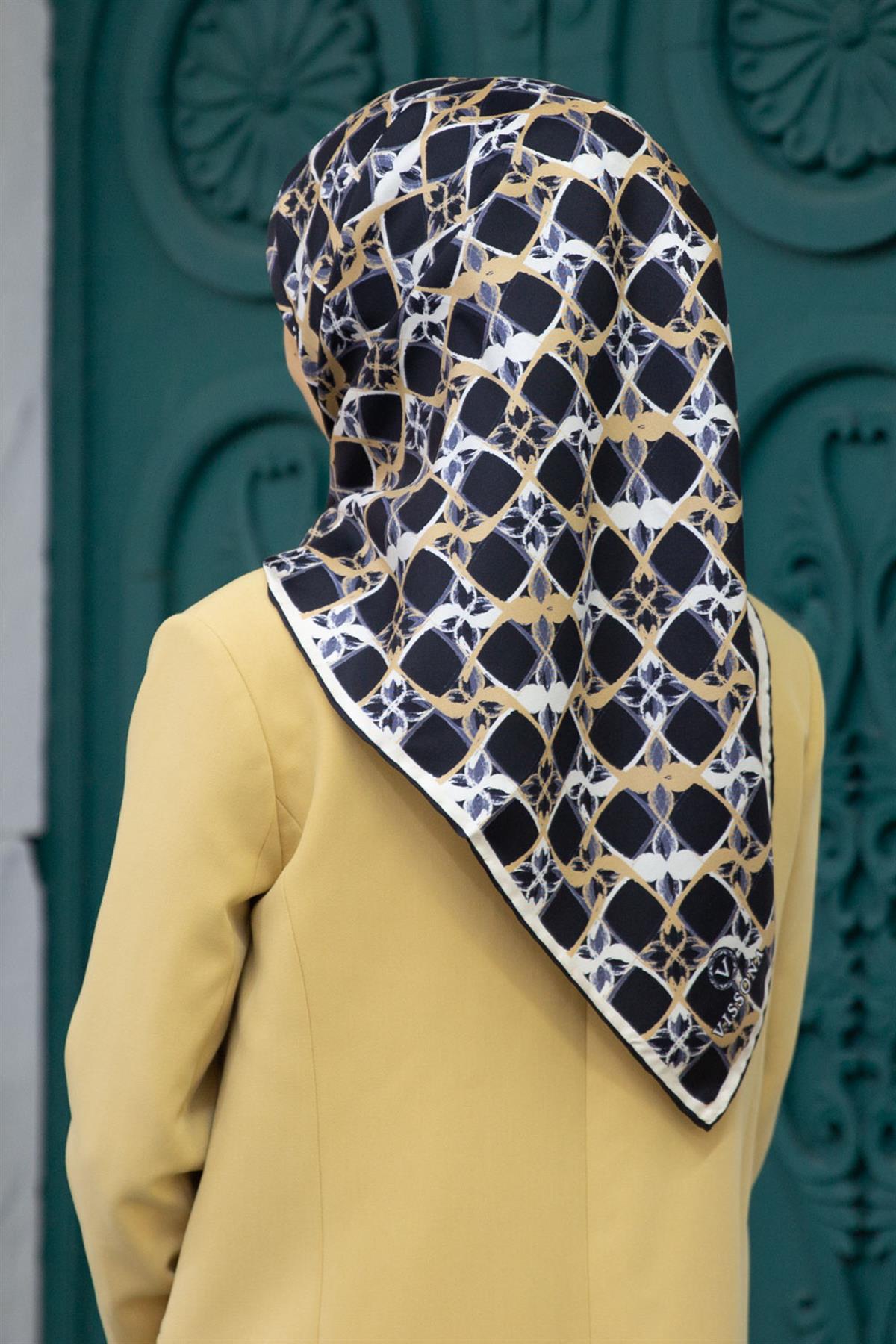 %100 Twill İpek Geometrik Desenli Siyah - Bej Renkli 90x90 Eşarp Dikim Şekli : El Dikişi