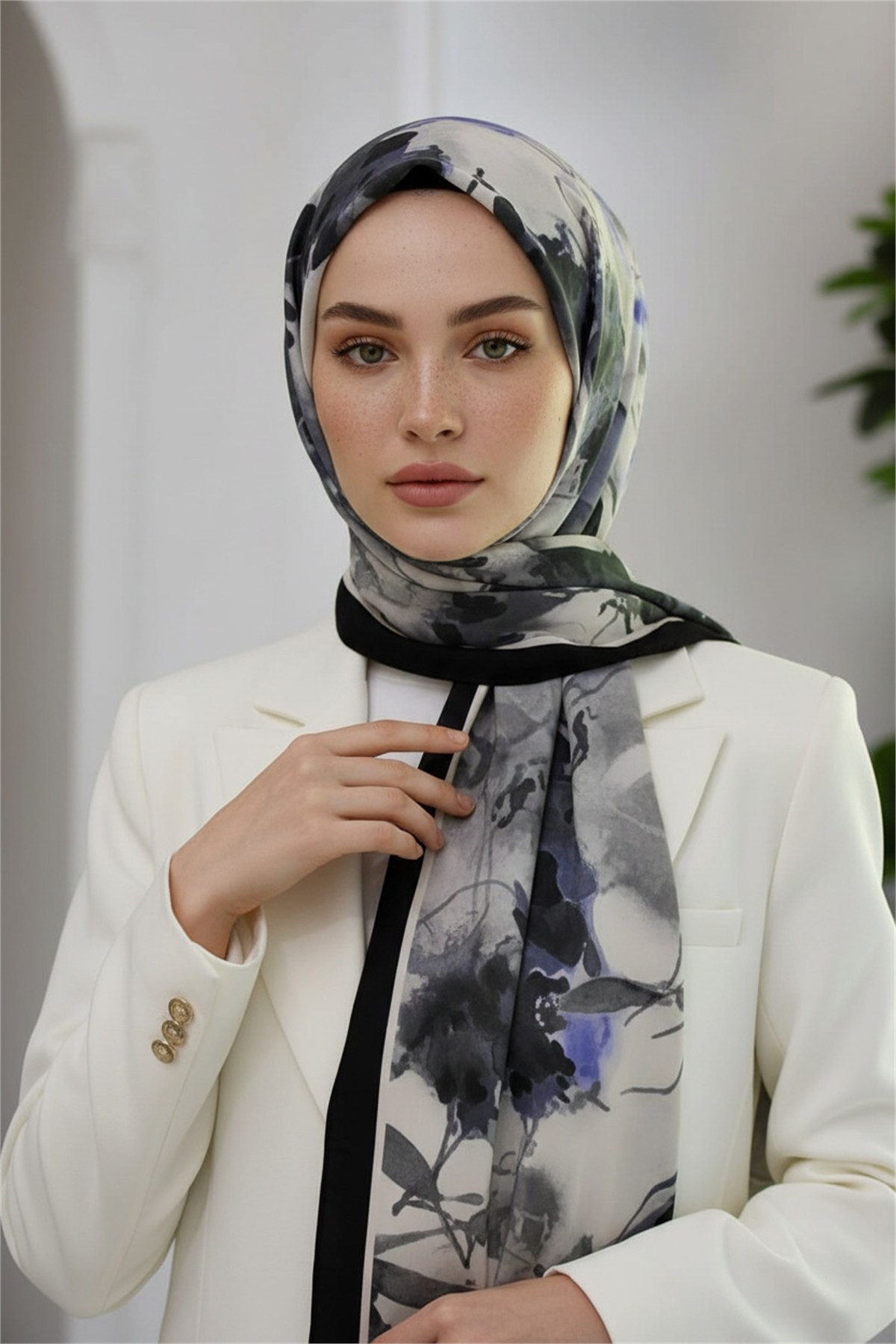 KREP SULU BOYA YAPRAK DESENLİ GRİ - İNDİGO RENKLİ 75X195 KIRIŞMAZ ŞAL