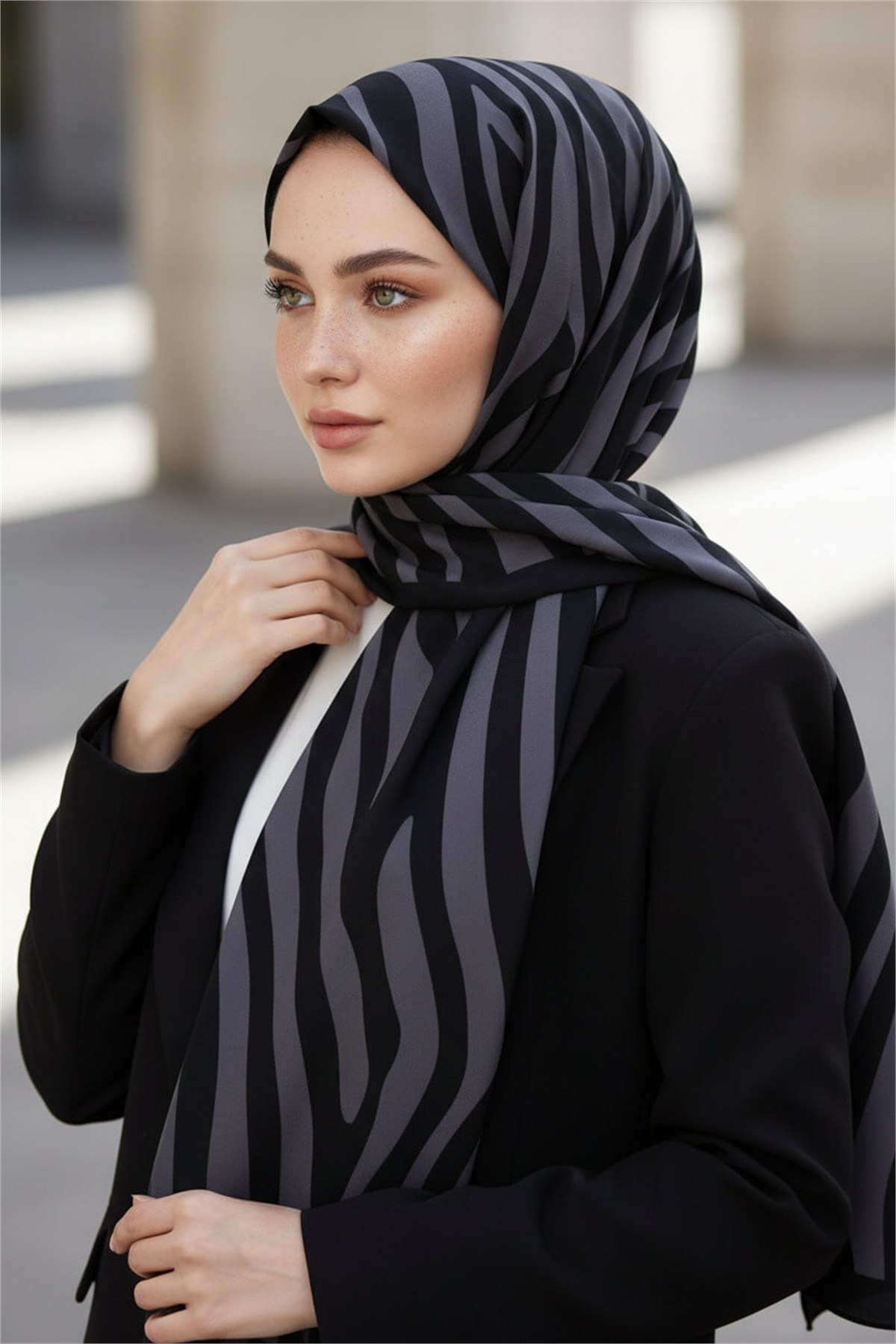 Kırışmaz Krep Şal Zebra Desenli Siyah Füme 75x190 cm – Kolay Şekil Alan