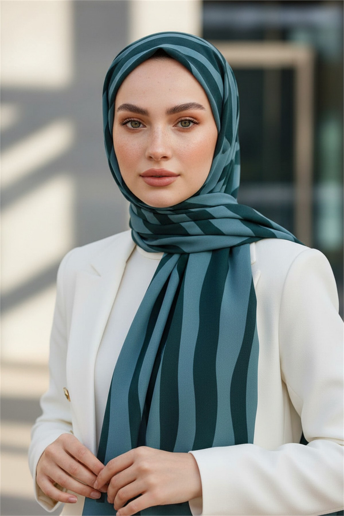 Kırışmaz Krep Şal Zebra Desenli Zümrüt Yeşili 75x190 cm – Kolay Şekil Alan