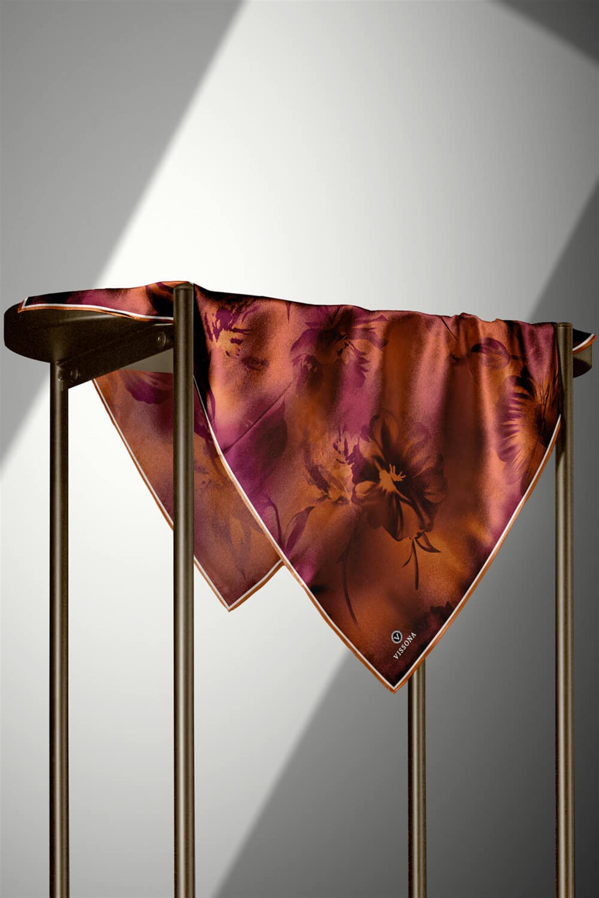 100% Twill İpek Çiçek Desenli Taba Renkli 90x90 Dikim Şekli : El Dikişi Eşarp